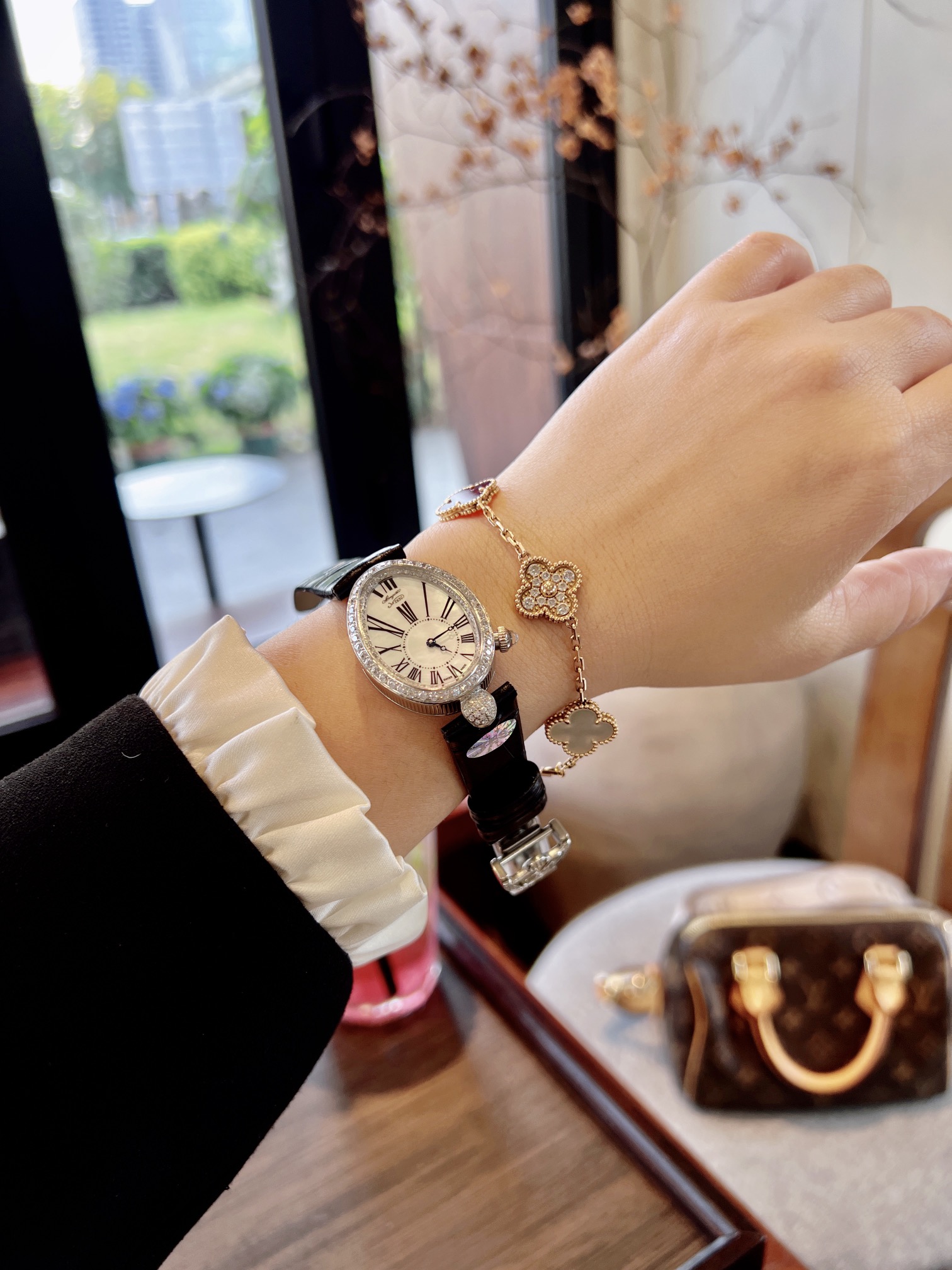 Breguet Queen Naples Series: Unique Eggshell Design for Modern Women - 图片 3