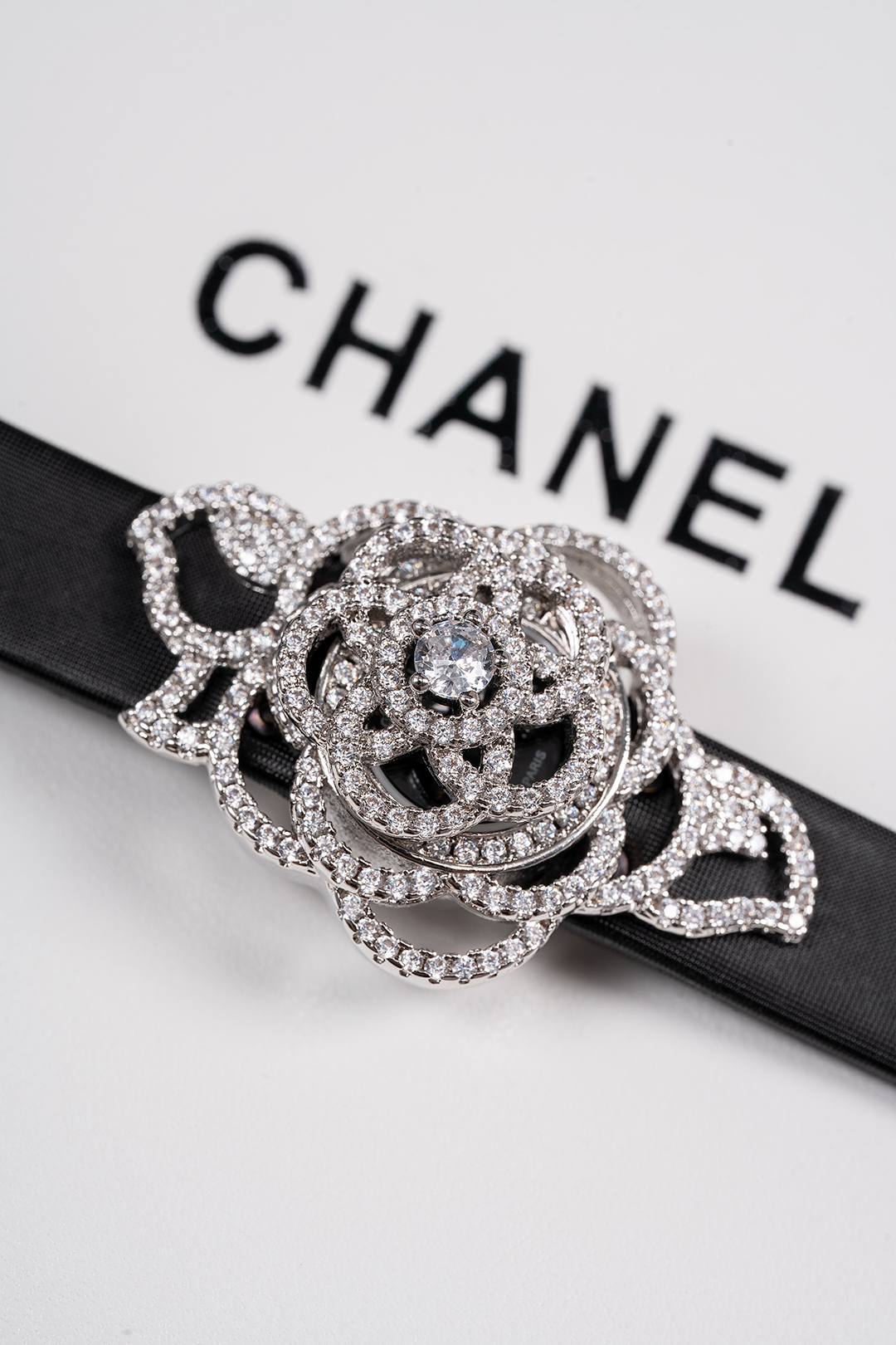 Chanel Custom Jewelry Series: Swiss Quartz, Natural Shellfish, Handmade Limited Edition - 图片 5