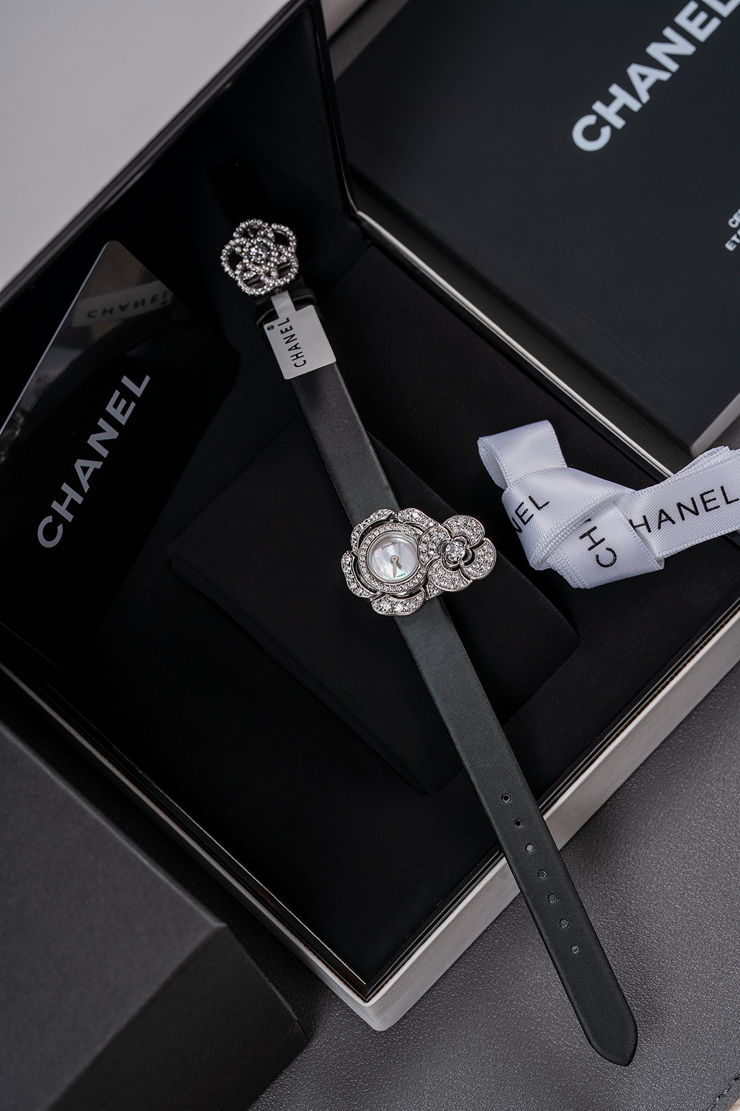 Chanel Custom Jewelry Series: Swiss Quartz, Natural Shellfish, Handmade Limited Edition. - 图片 7