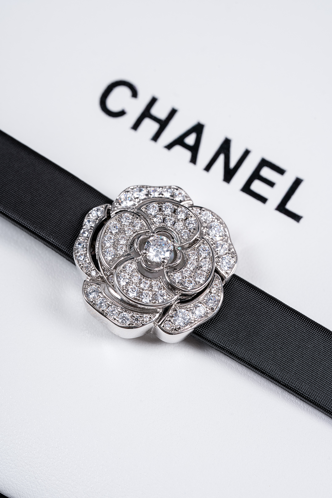 Chanel Custom Jewelry Series: Swiss Quartz, Natural Shellfish, Handmade Limited Edition. - 图片 5