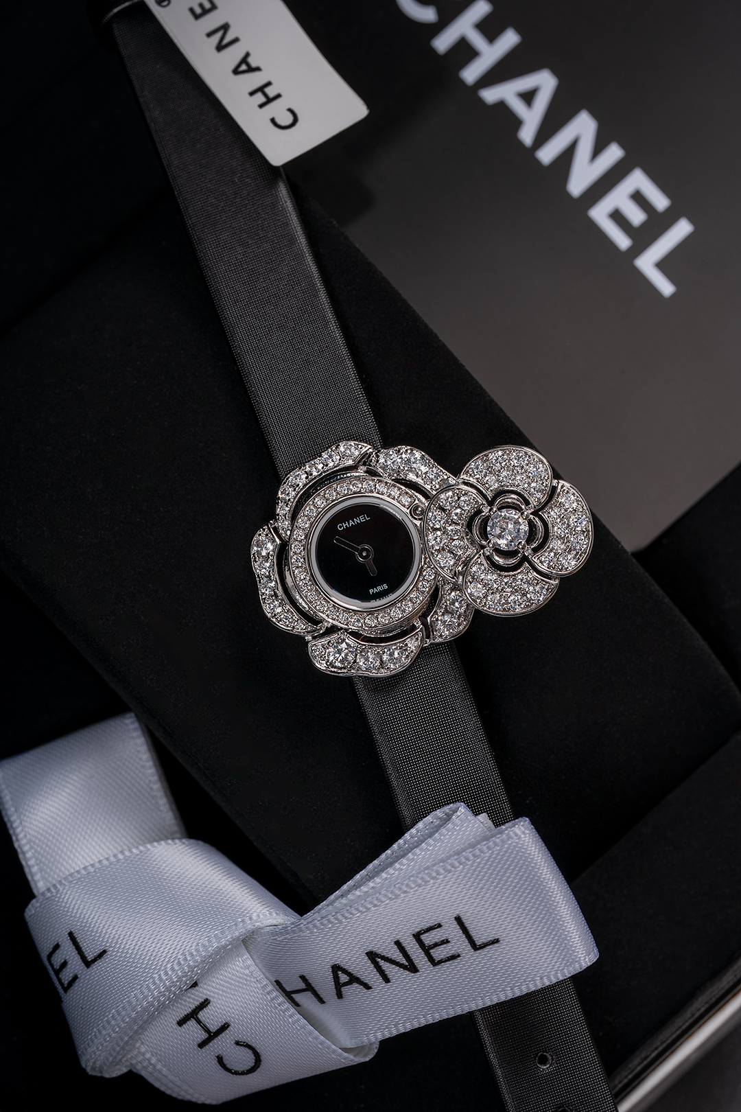 Chanel Custom Jewelry Series with Swiss Quartz and Natural Shellfish Elements - 图片 2