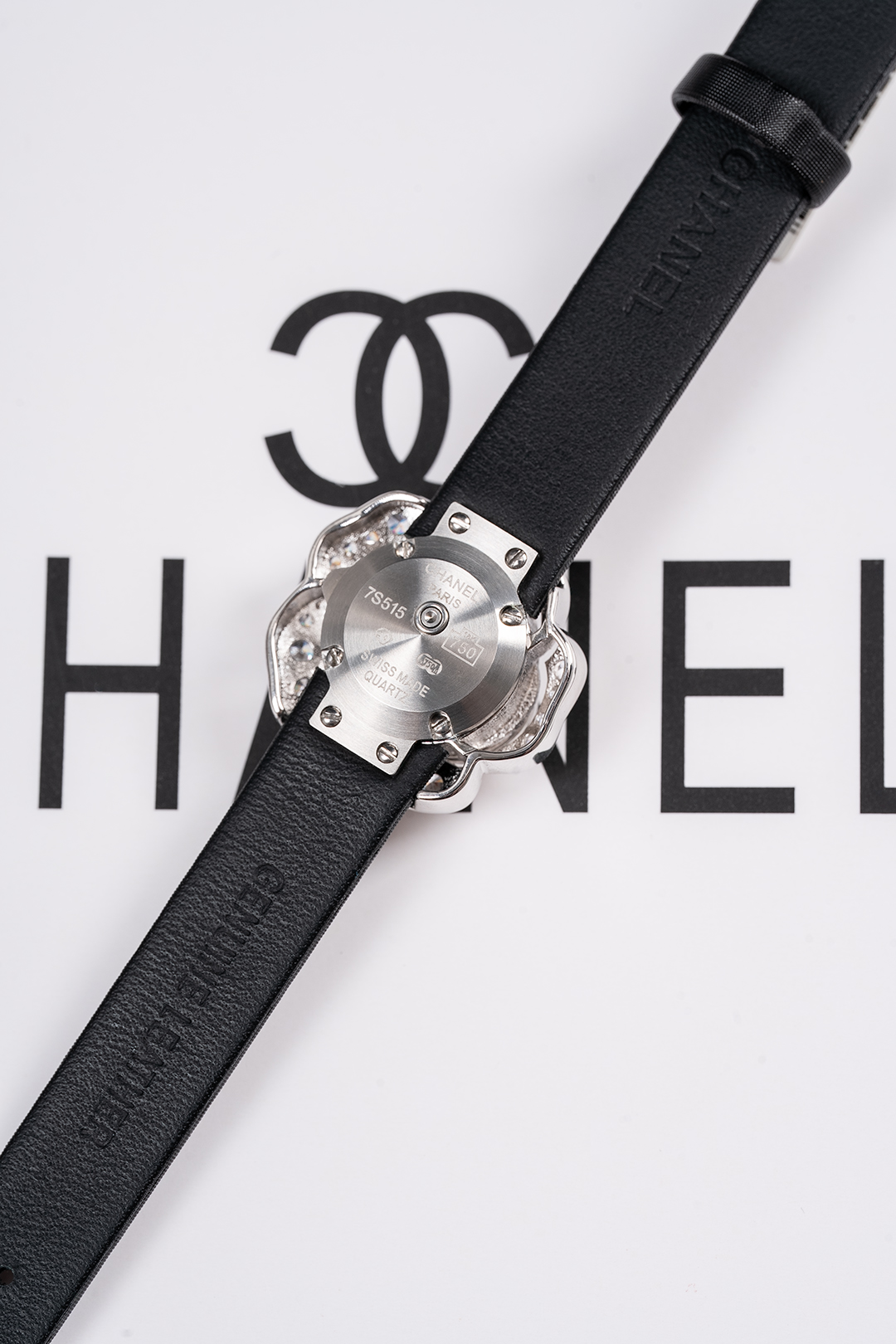 Chanel Custom Jewelry Series with Swiss Quartz and Natural Shellfish Elements - 图片 8