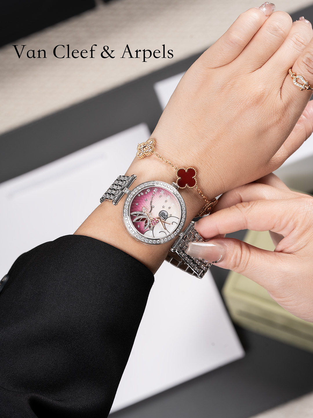 Van Cleef & Arpels Lady Férie Wristwatch: Symbol of Joy and Hope - 图片 4