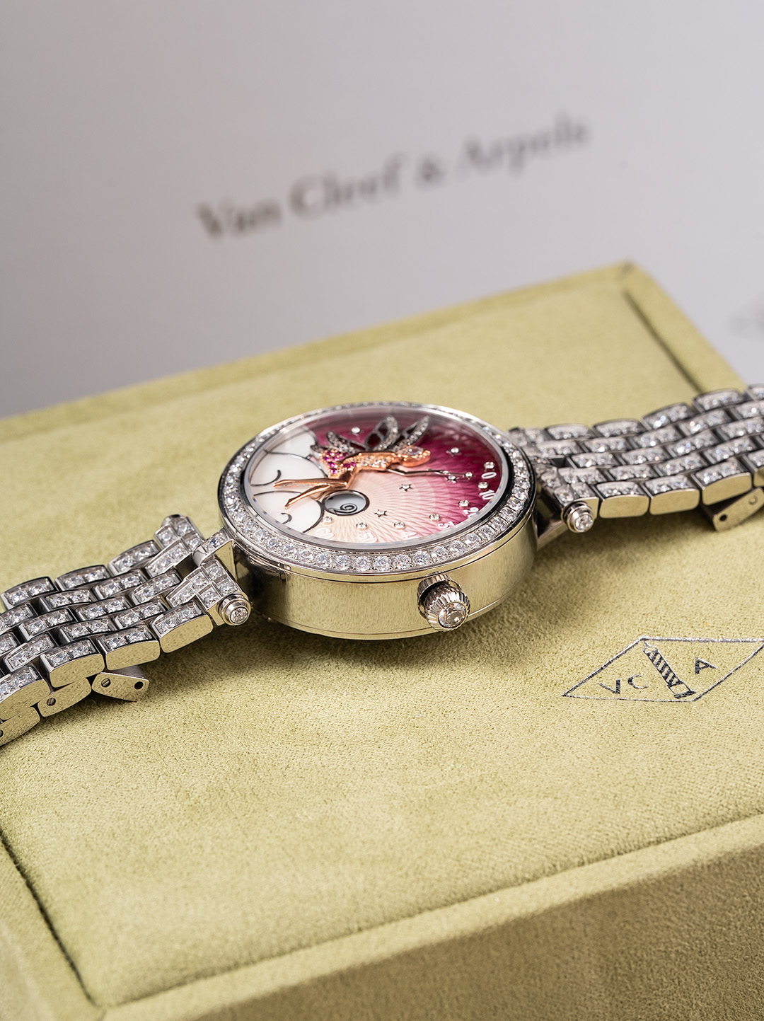 Van Cleef & Arpels Lady Férie Wristwatch: Symbol of Joy and Hope - 图片 7