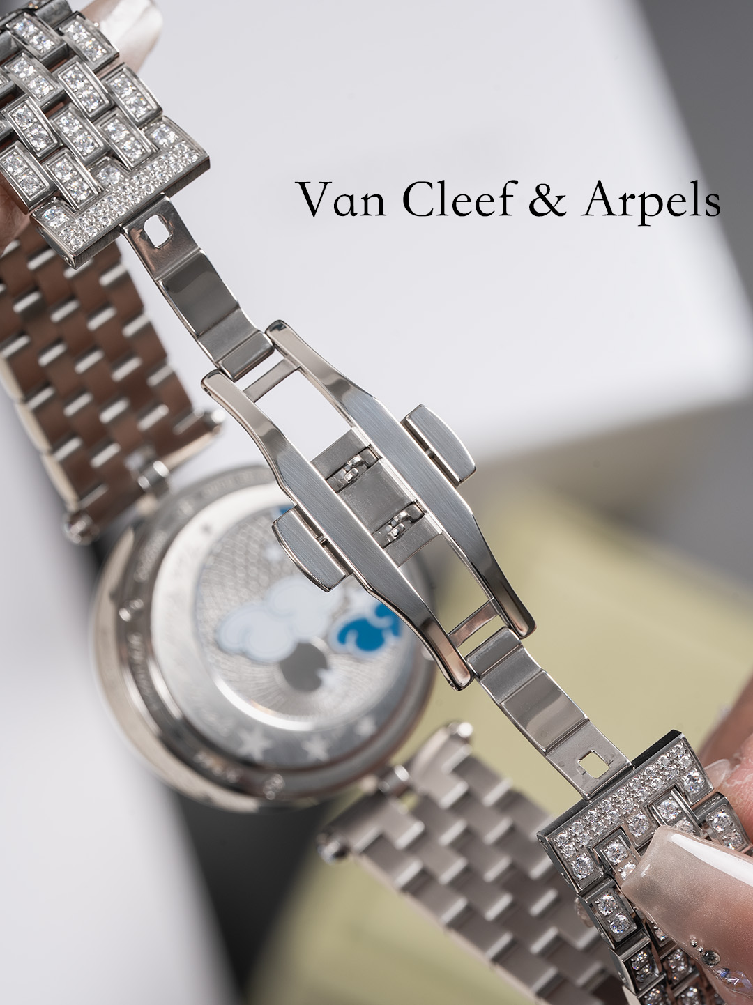 Lady Férie Wristwatch: Symbol of Joy and Hope by Van Cleef & Arpels - 图片 9