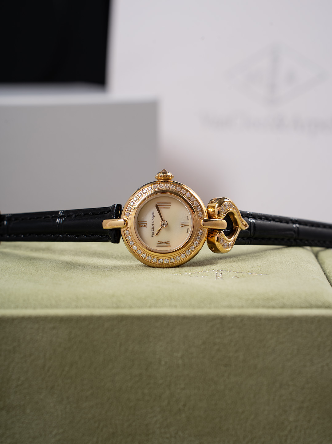 Van Cleef & Arpels Charms Gold Diamond Ladies Watch, 25mm, Black Leather Strap 5 o 1j5e5itr7l4onls5fn24s11733