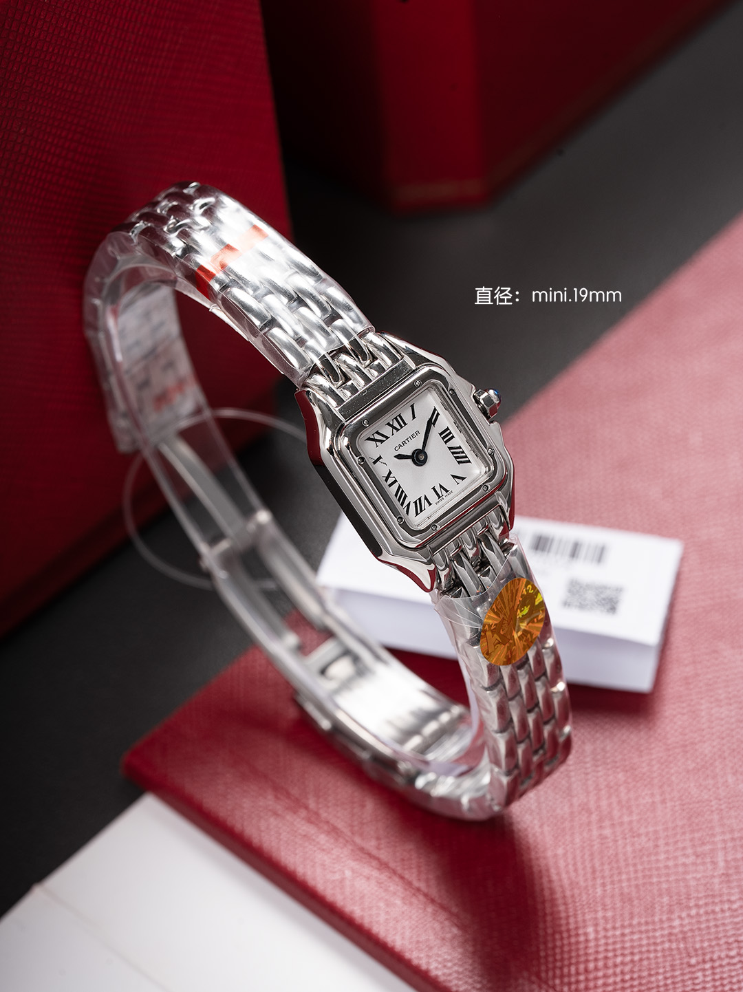 Cartier K12 出品的迷你卡地亚猎豹女士腕表 精准戳中小个子女生与白领需求 19MM 小巧表盘贴合纤细手腕