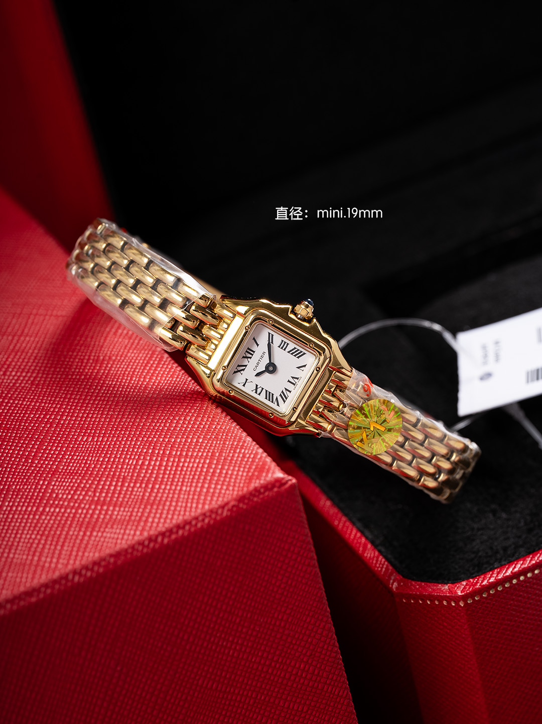 Cartier K12 出品的迷你卡地亚猎豹女士腕表 精准戳中小个子女生与白领需求 19MM 小巧表盘贴合纤细手腕