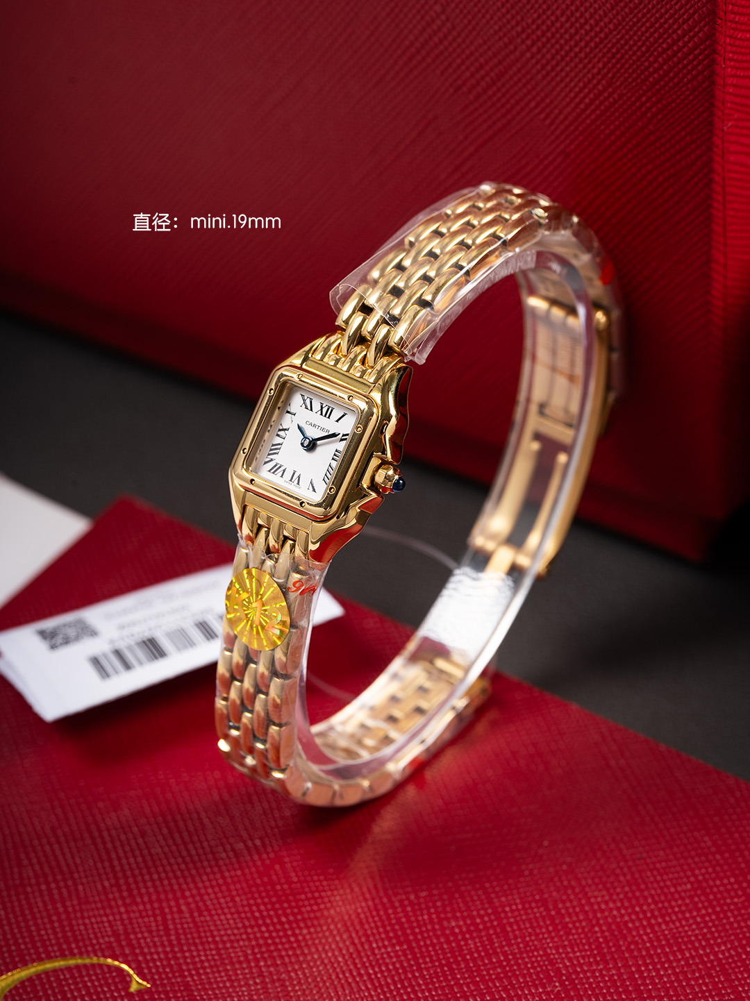 Cartier K12 出品的迷你卡地亚猎豹女士腕表 精准戳中小个子女生与白领需求 19MM 小巧表盘贴合纤细手腕
