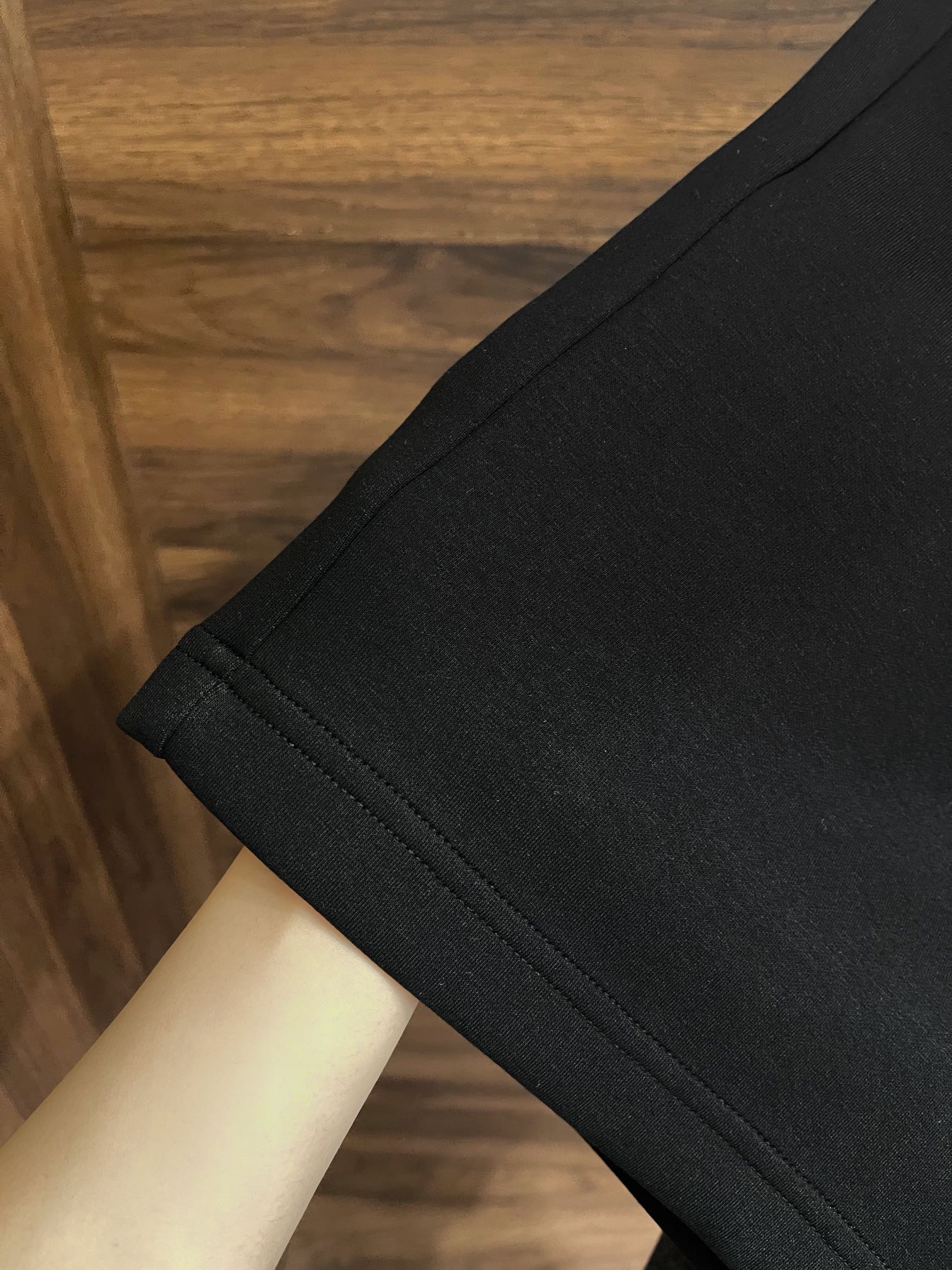 New#PRADA普拉达2024专柜同款休闲短裤官网专柜同步发售双口袋防水拉链设计后兜拼接风衣面料独有的