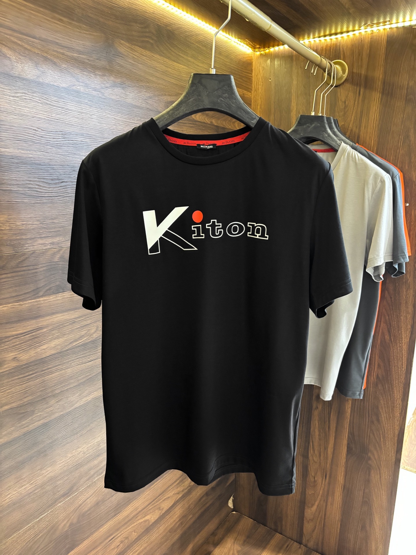 New#
🟥Kiton 奇顿 2025春夏新款男士圆领T恤短袖,冰感爽滑~弹力垂顺纯色圆领短袖T恤,一