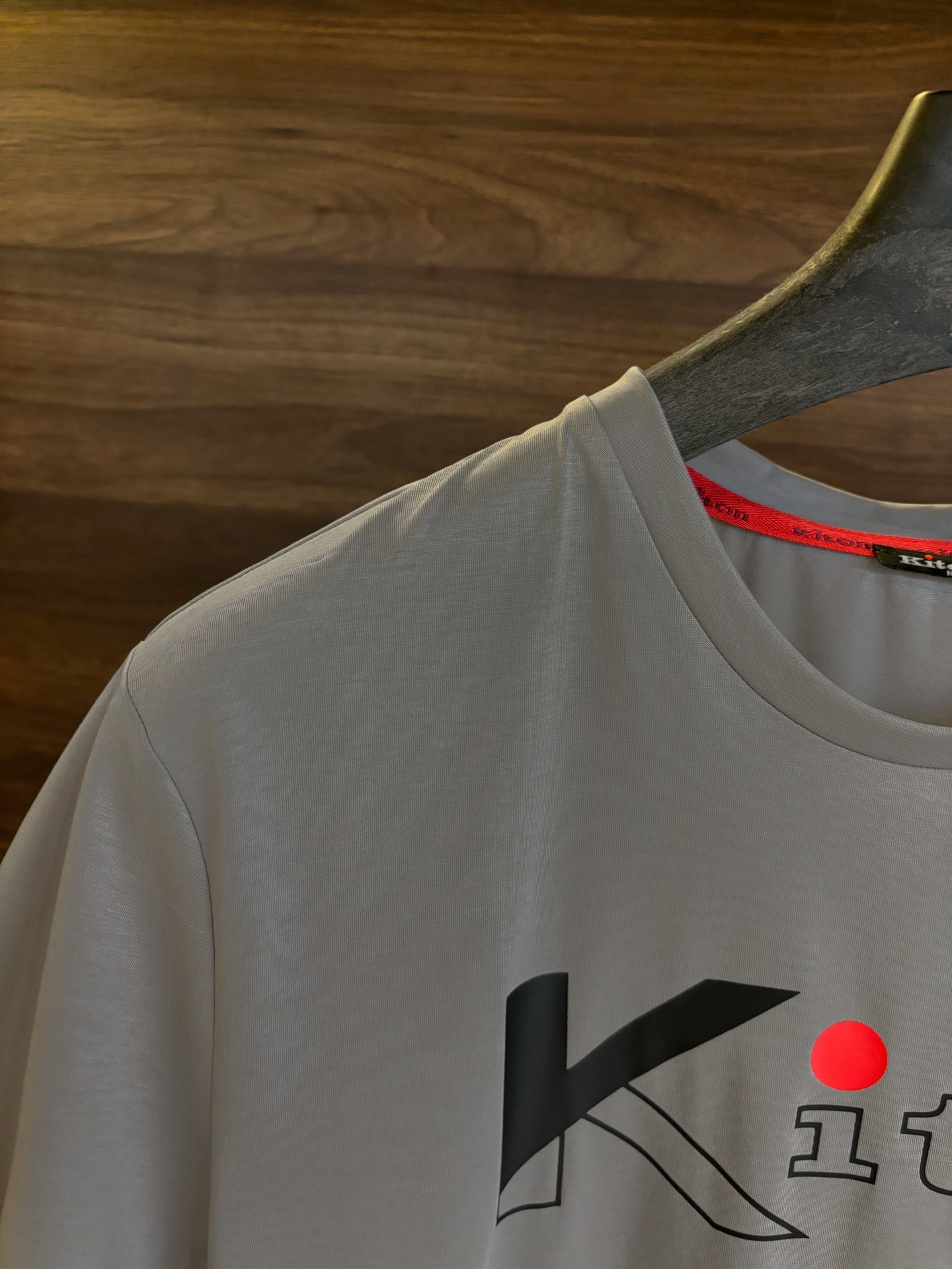 New#
🟥Kiton 奇顿 2025春夏新款男士圆领T恤短袖,冰感爽滑~弹力垂顺纯色圆领短袖T恤,一