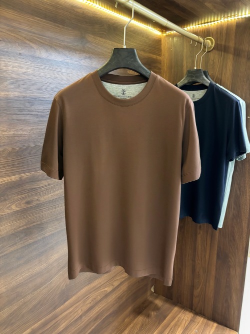 Brunello Cucinelli Men's Classic Fit Soft Premium Cotton Crew Neck T-Shirt 1 Brunello Cucinelli Men's Classic Fit Soft Premium Cotton Crew Neck T-Shirt
