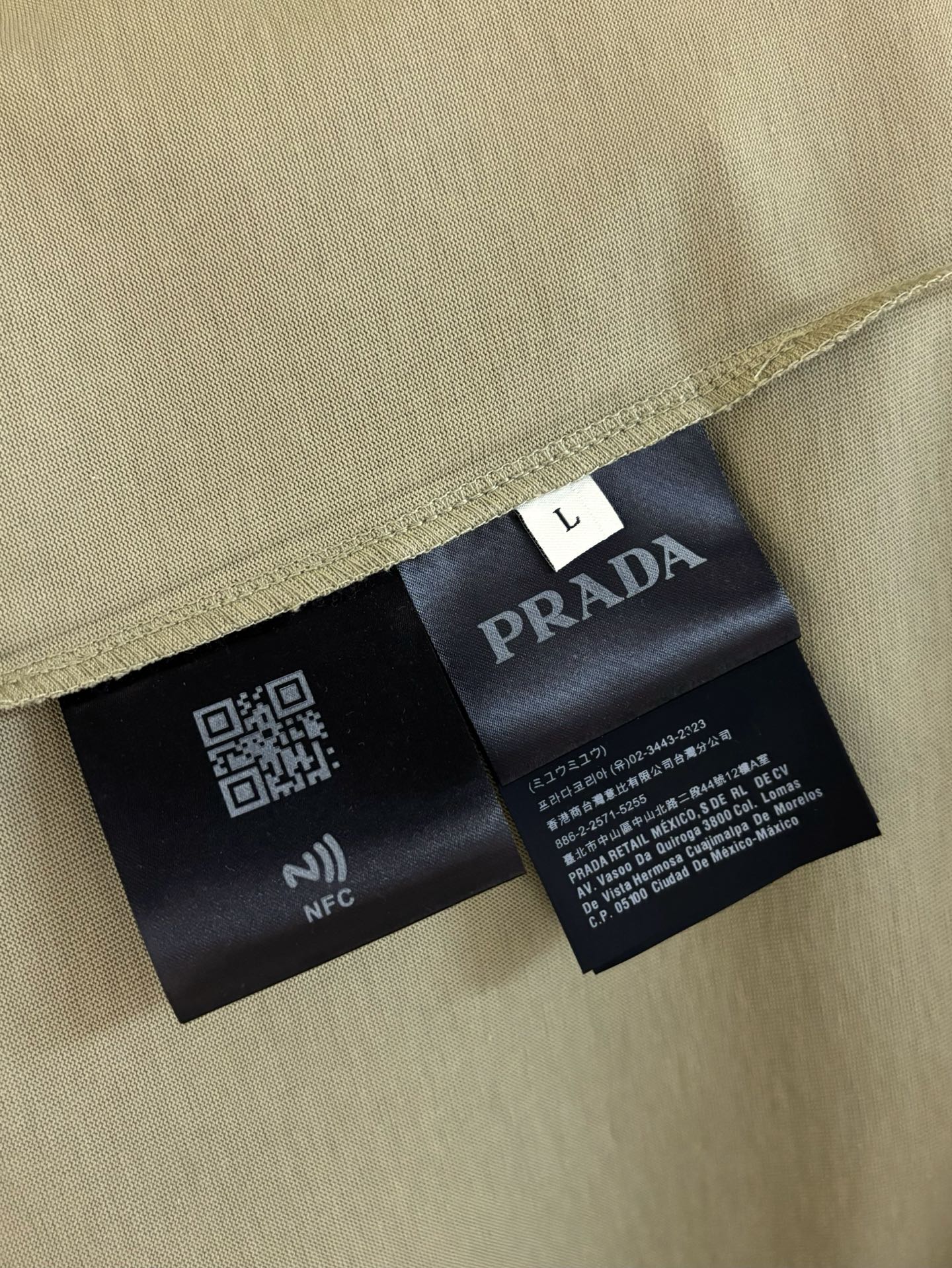  New#
🟥 PRADA 普拉达 2025春夏新款经典三角logo圆领短袖T恤，标志性三角标的P家lo