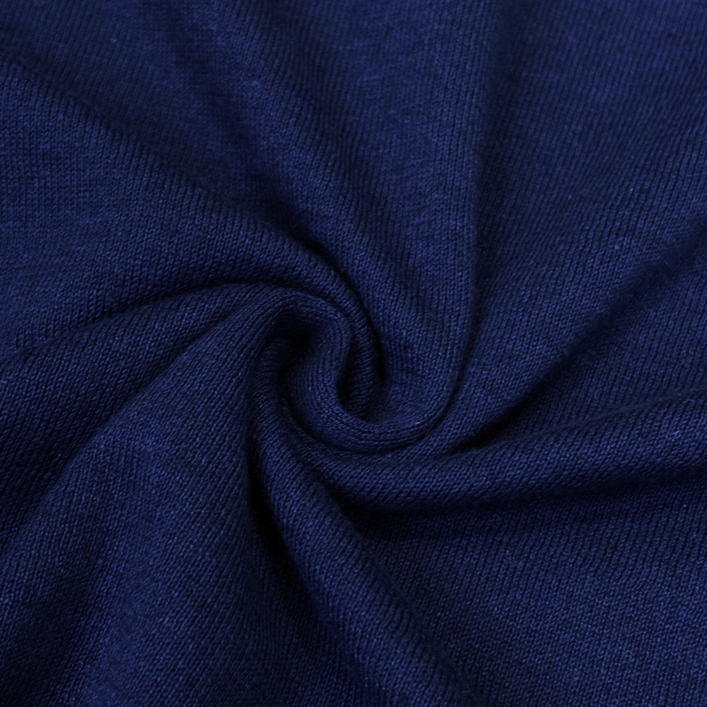 New#🟥lP🆕 诺悠翩雅 亚麻短袖针织衫，这款面料既有天然材质的健康亲肤特性，又有合成纤维的实用性能。