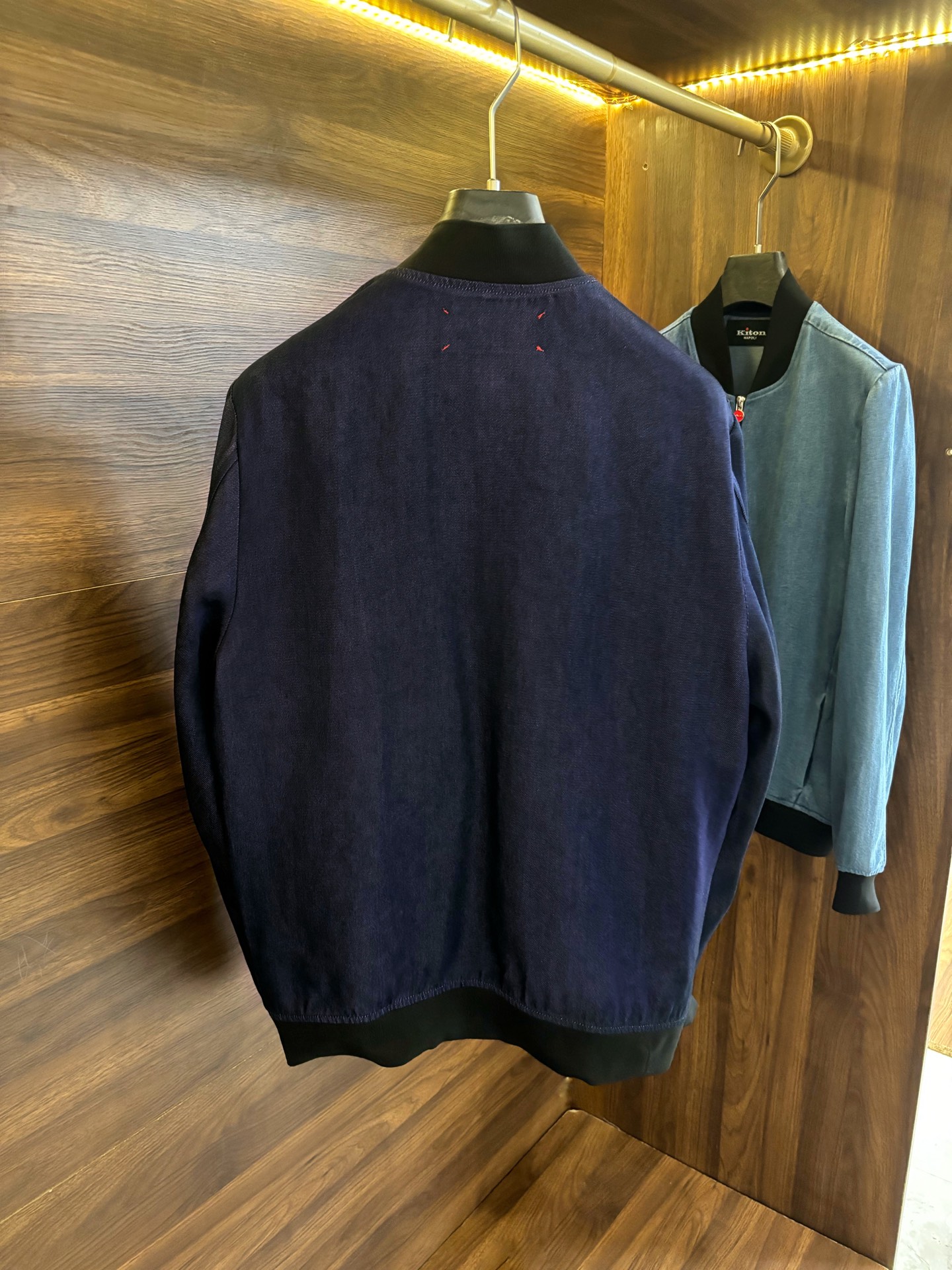 High-Quality Cotton Chiton Jacket with Detailed Design and Classic Style - 图片 2