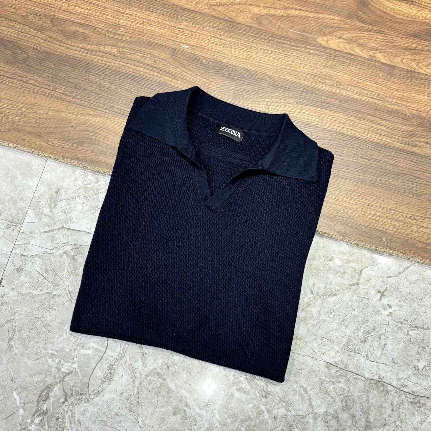 New#🟥ZEGNA 一眼就认出EZ家独特衣领设计甄选天然棉麻纤维纱线匠心打造立体感超强针织条纹纹理翻领