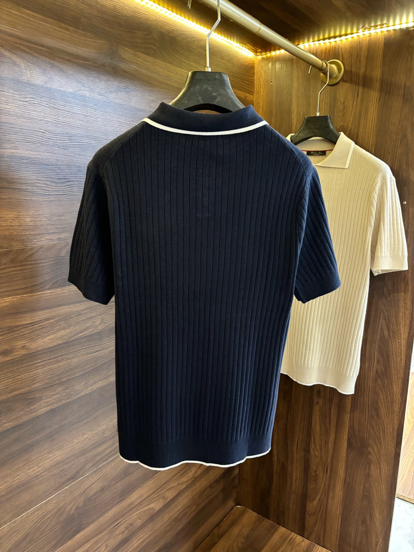 New#🟥lP🆕 意大利 罗纹工艺镌刻的优雅时尚Polo衫，优质的材质是时尚的基石。这款Polo衫选用了