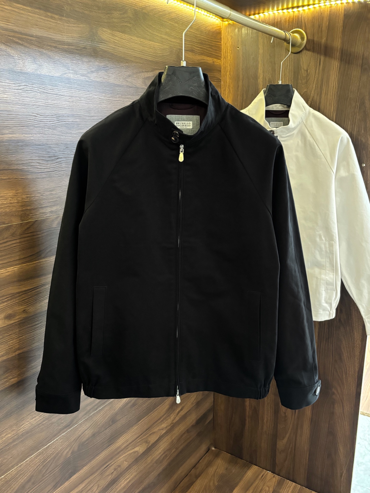 New#🟥 Brunello Cucinelli BC 意大利 立领夹克外套，于简约肌理间，其简约而利落