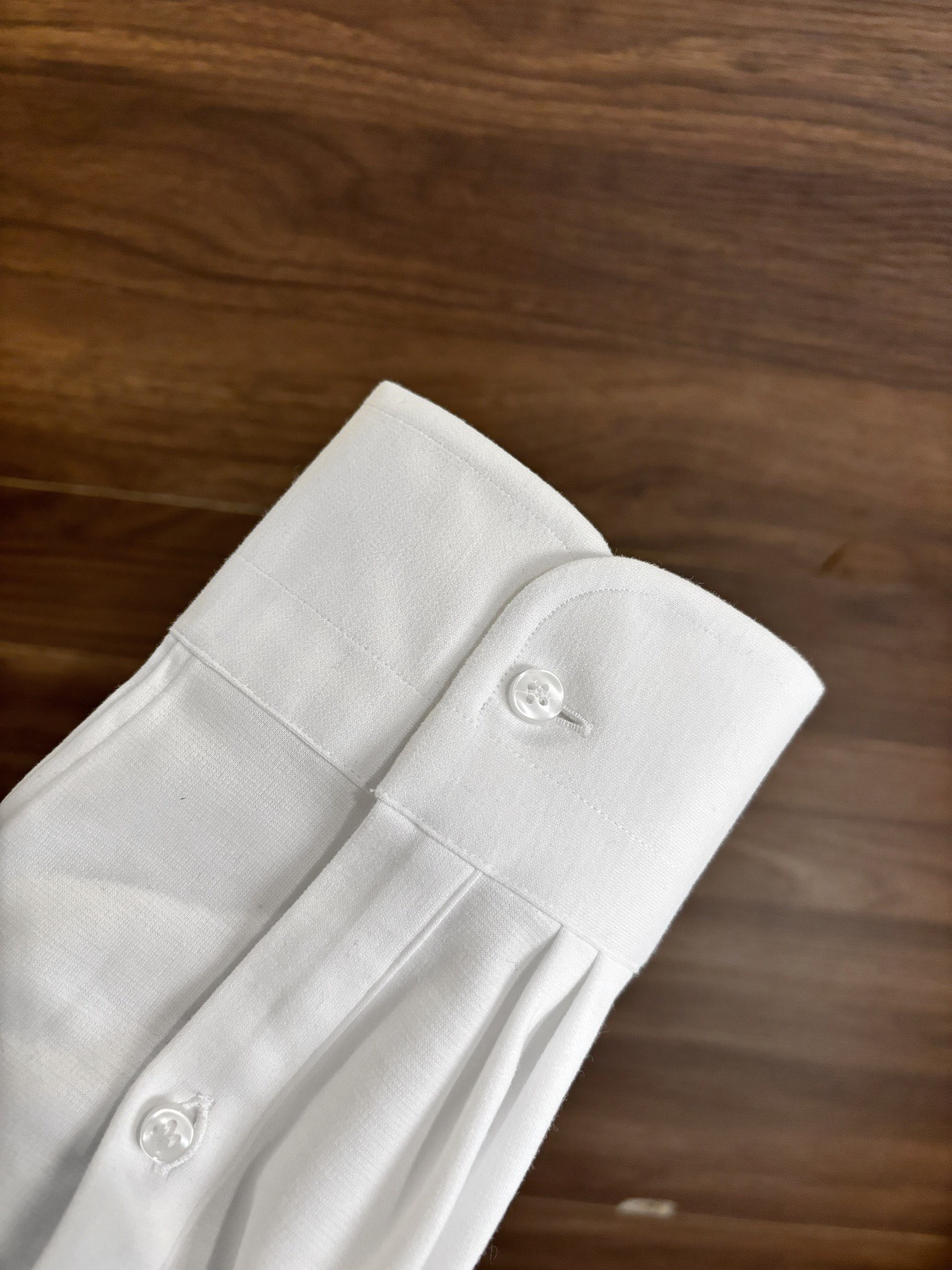 New#🟥lP🆕渠道尖端~加厚弹力棉磨毛长袖衬衫，老钱风格的极简纯色款，时尚百搭长袖衬衫，专为春秋冬而设