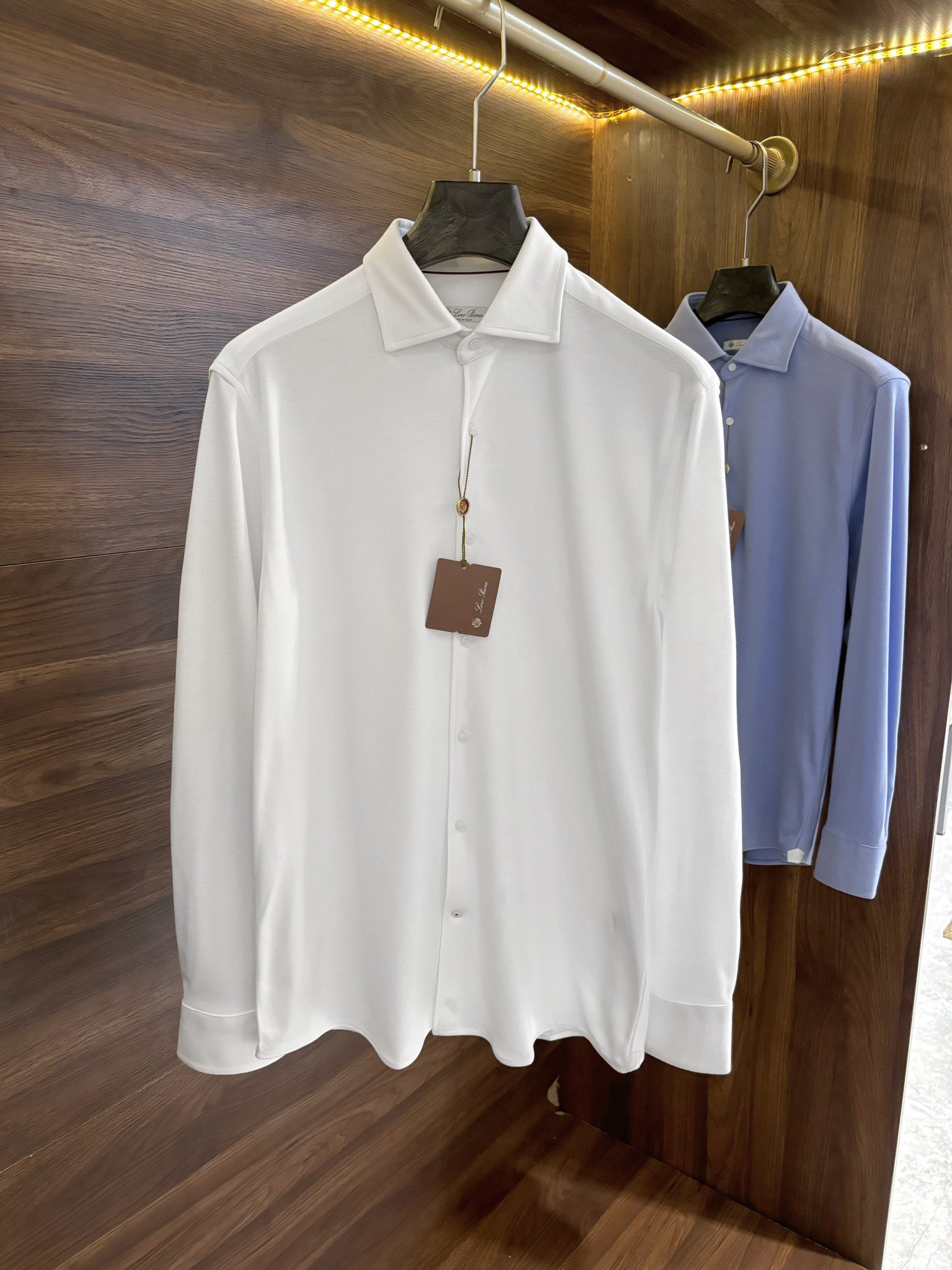 New#🟥lP🆕渠道尖端~加厚弹力棉磨毛长袖衬衫，老钱风格的极简纯色款，时尚百搭长袖衬衫，专为春秋冬而设