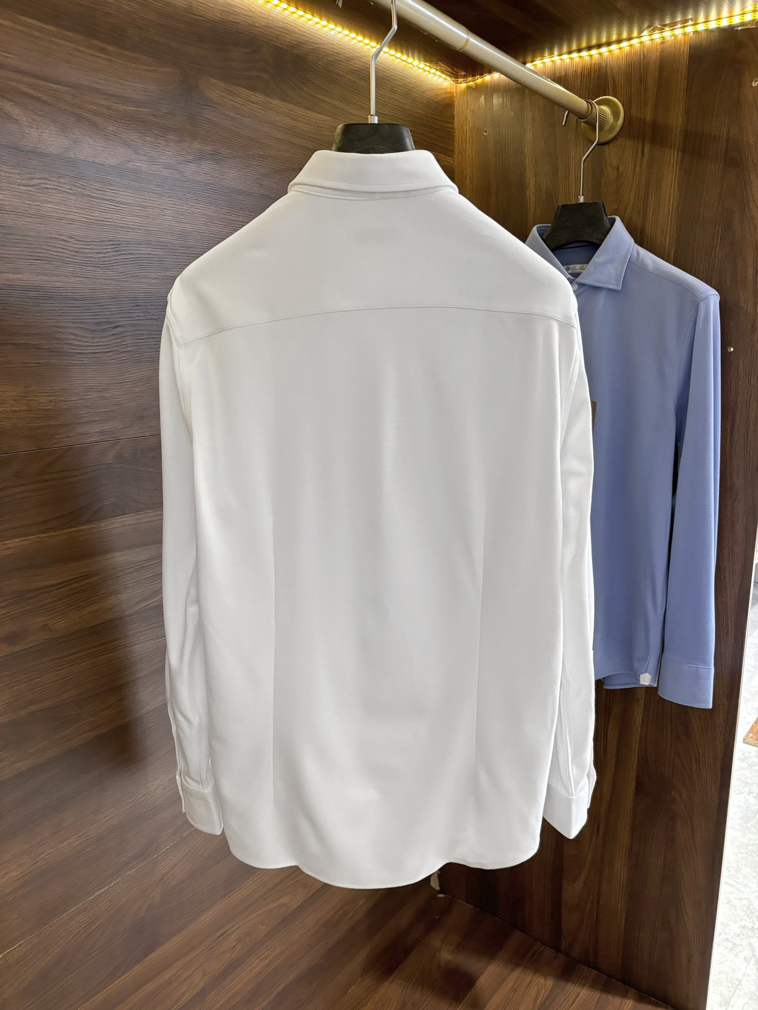 New#🟥lP🆕渠道尖端~加厚弹力棉磨毛长袖衬衫，老钱风格的极简纯色款，时尚百搭长袖衬衫，专为春秋冬而设