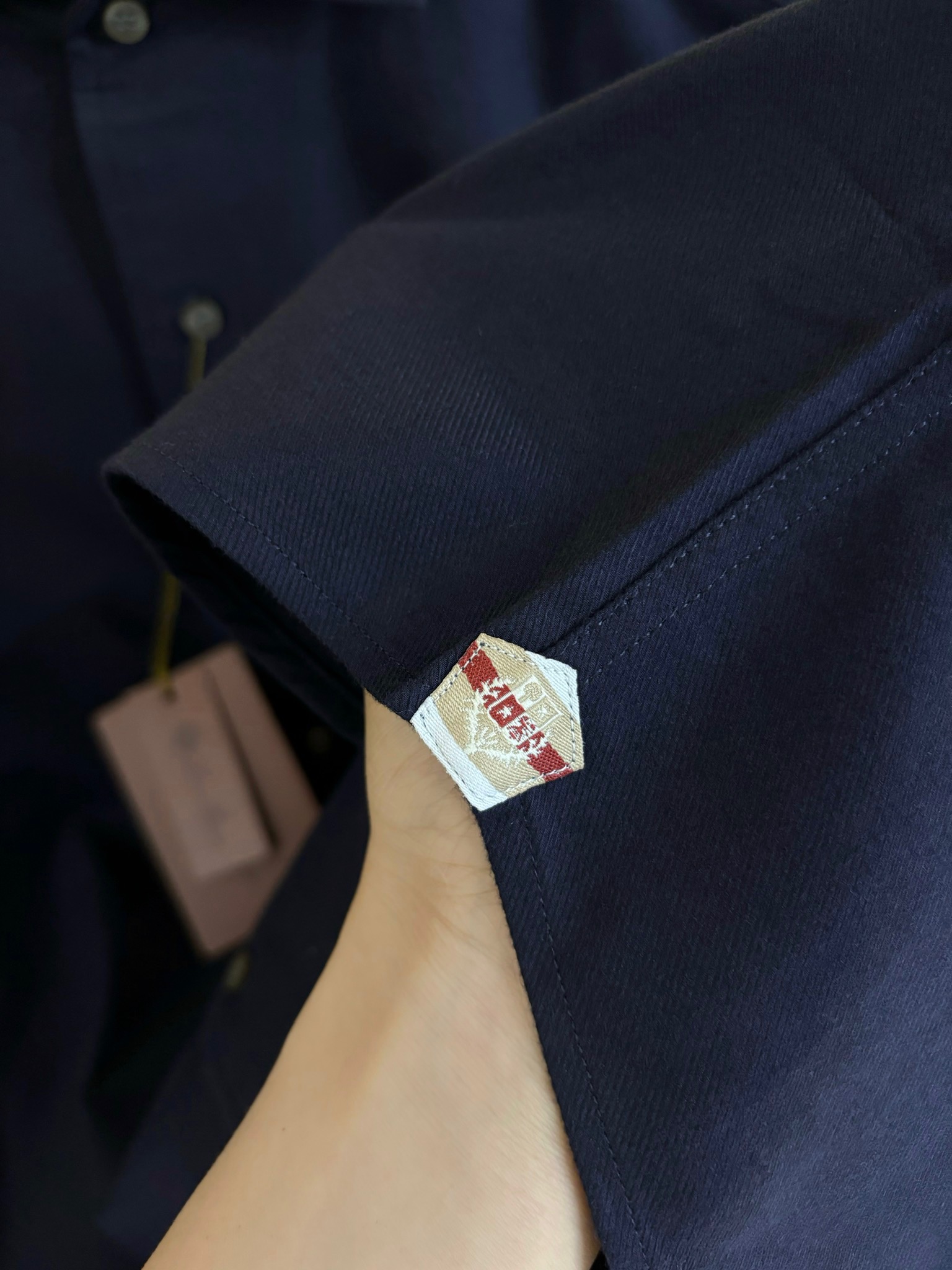 New#🟥lP🆕 老钱风 渠道顶级款磨毛绒面长袖衬衫，这款磨毛衬衫它不仅拥有百搭的特性，适合各种通勤场合