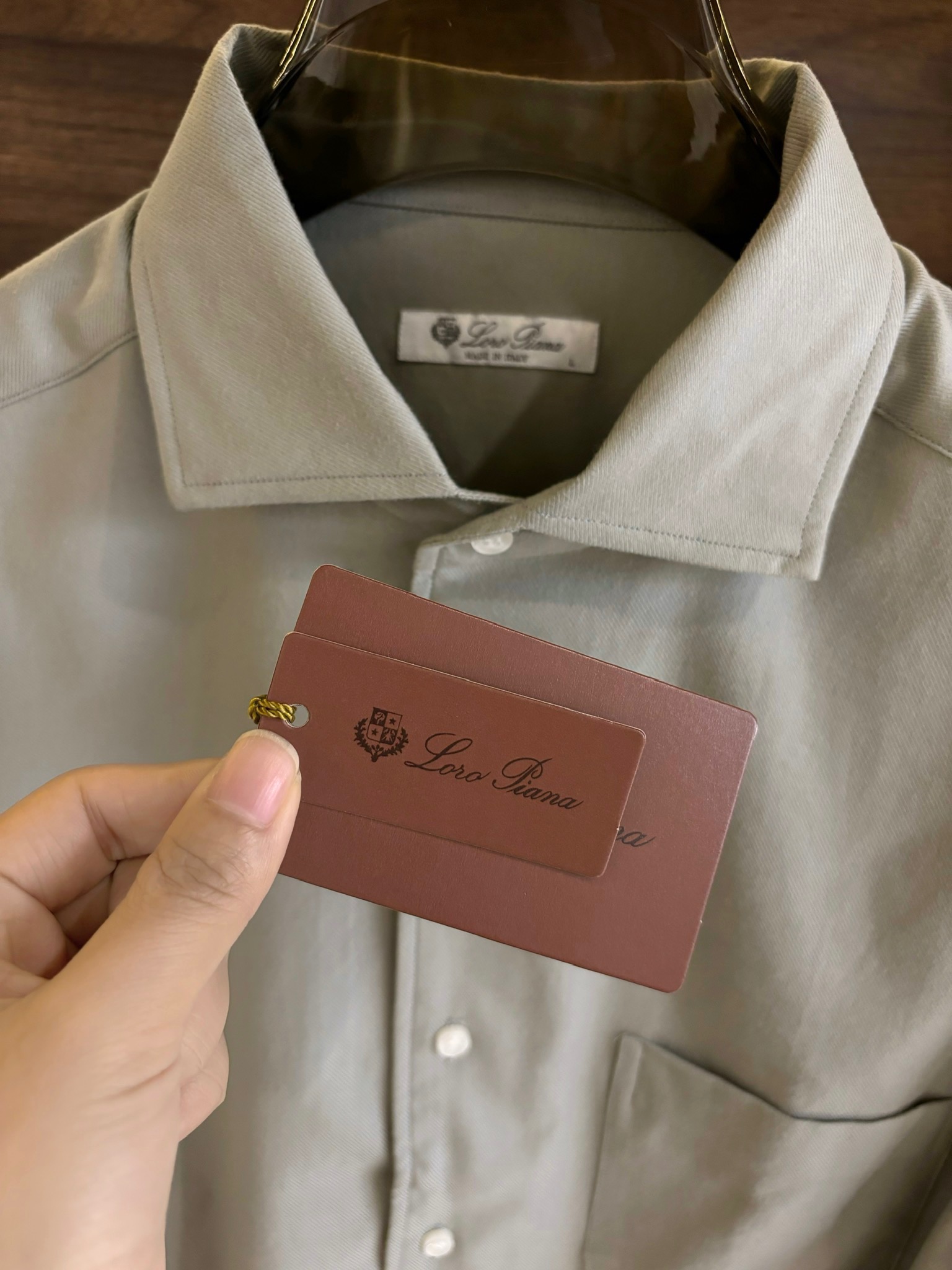 New#🟥lP🆕 老钱风 渠道顶级款磨毛绒面长袖衬衫，这款磨毛衬衫它不仅拥有百搭的特性，适合各种通勤场合