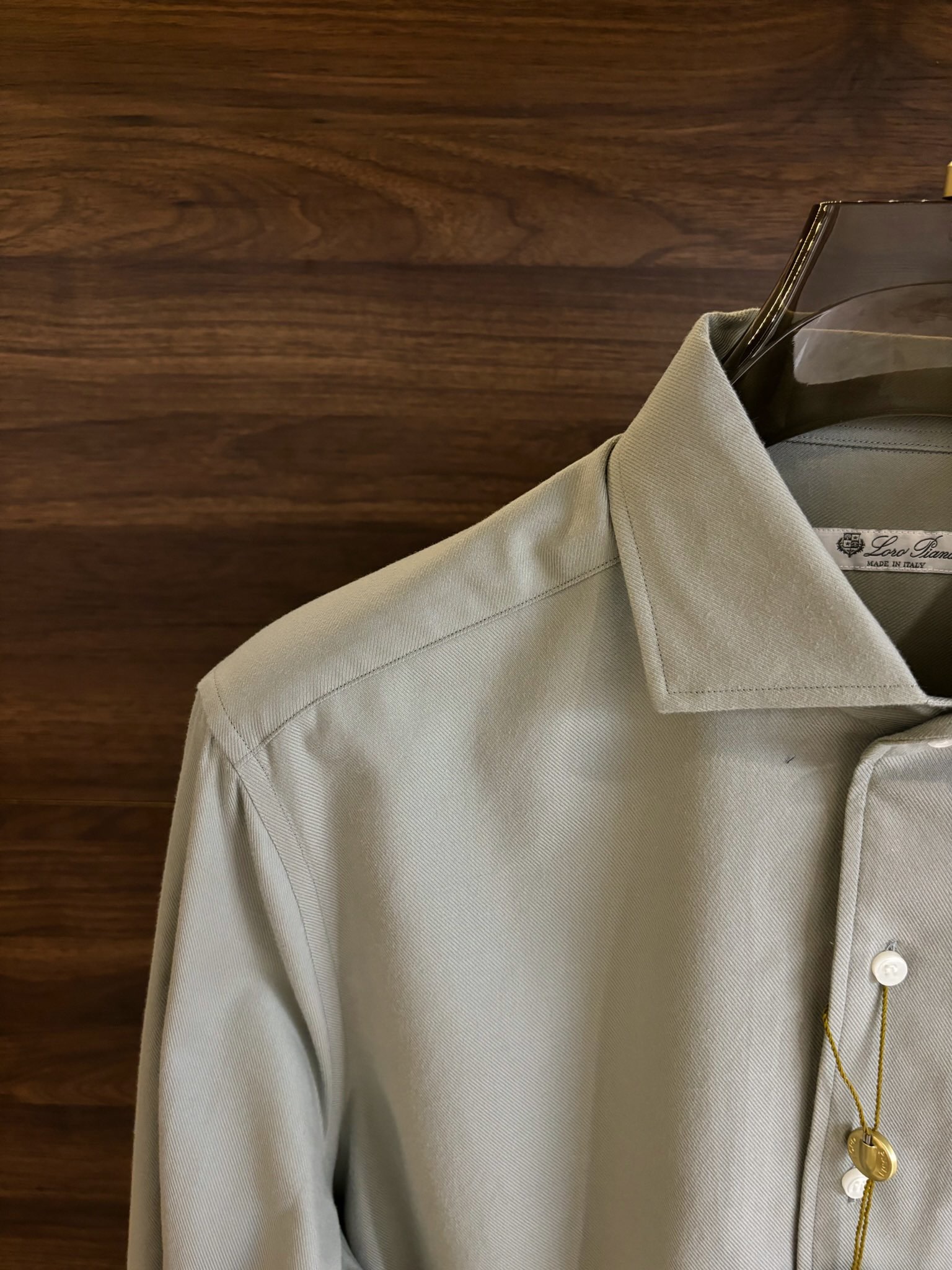 New#🟥lP🆕 老钱风 渠道顶级款磨毛绒面长袖衬衫，这款磨毛衬衫它不仅拥有百搭的特性，适合各种通勤场合