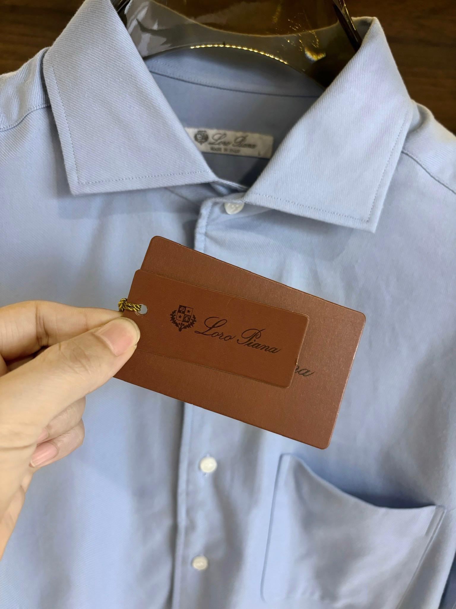 New#🟥lP🆕 老钱风 渠道顶级款磨毛绒面长袖衬衫，这款磨毛衬衫它不仅拥有百搭的特性，适合各种通勤场合