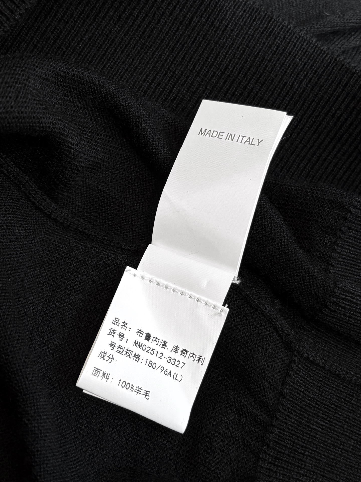 New#🟥BC 秋冬的温暖无优雅，经典的圆领男士羊毛衫。展现出休闲而优雅的风格。每一处细节都经过精心雕琢