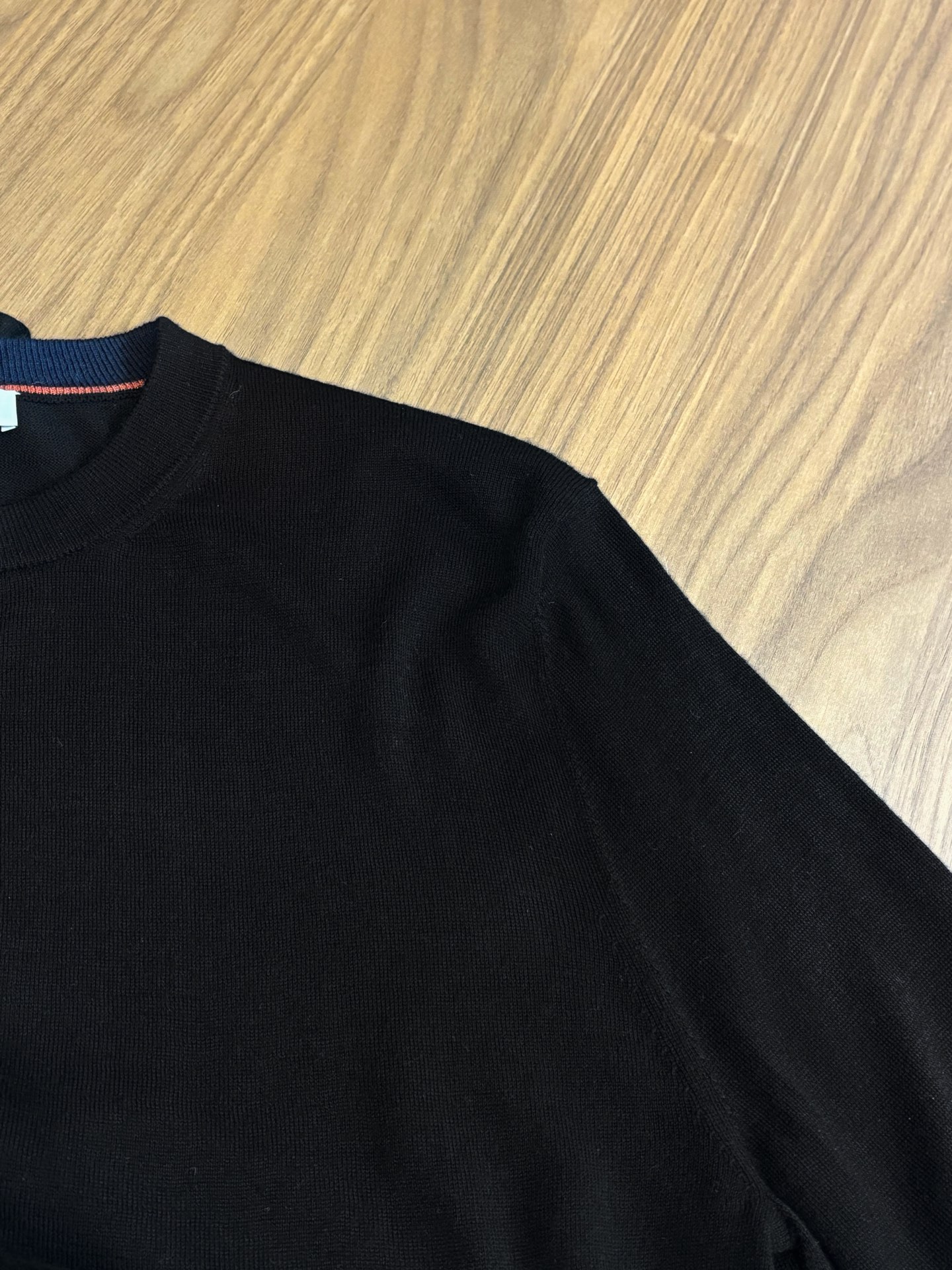 New#🟥BC 秋冬的温暖无优雅，经典的圆领男士羊毛衫。展现出休闲而优雅的风格。每一处细节都经过精心雕琢