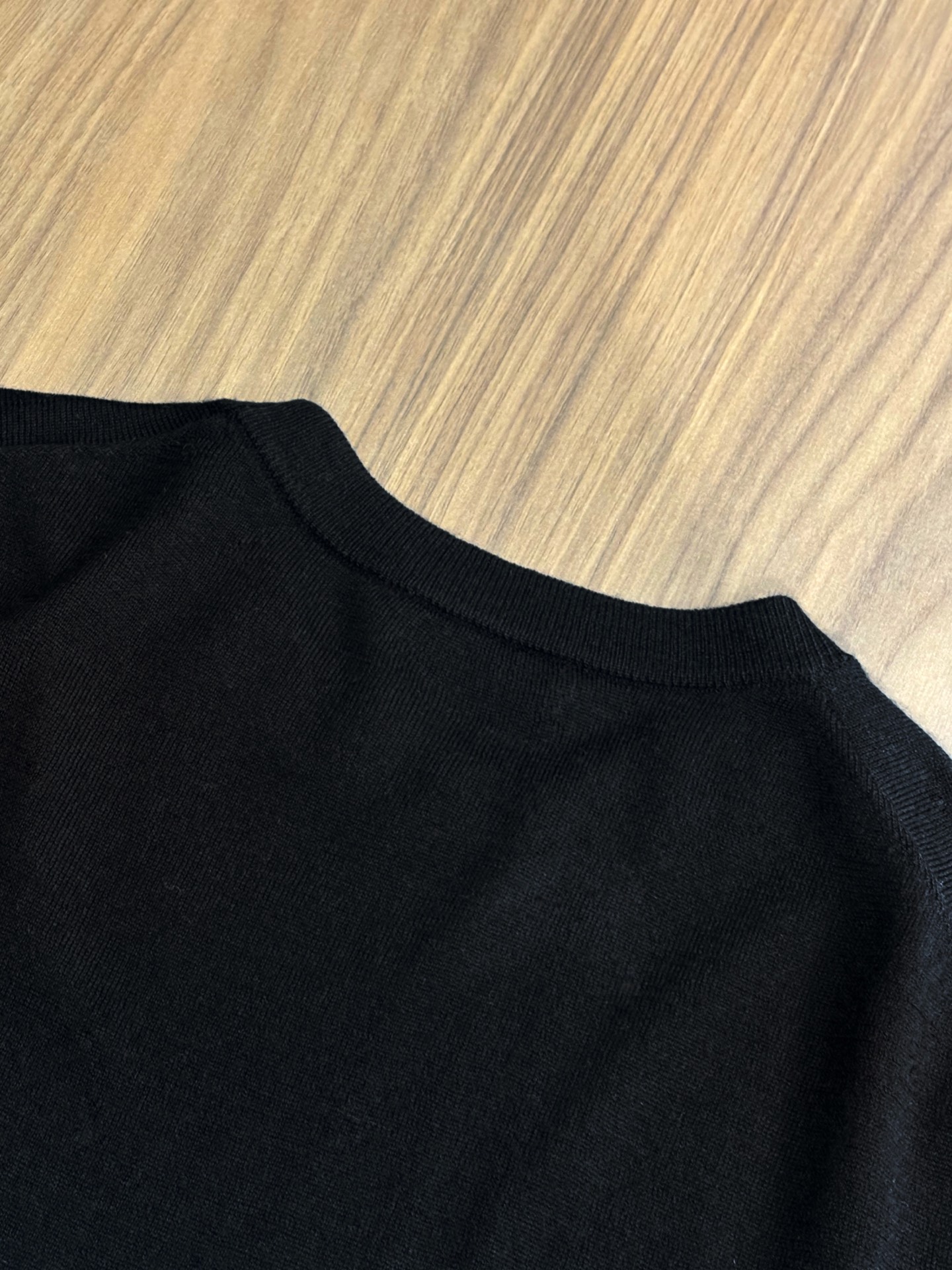 New#🟥BC 秋冬的温暖无优雅，经典的圆领男士羊毛衫。展现出休闲而优雅的风格。每一处细节都经过精心雕琢