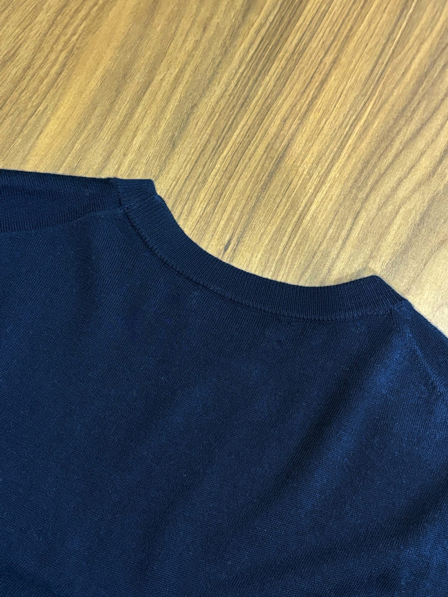 New#🟥BC 秋冬的温暖无优雅，经典的圆领男士羊毛衫。展现出休闲而优雅的风格。每一处细节都经过精心雕琢