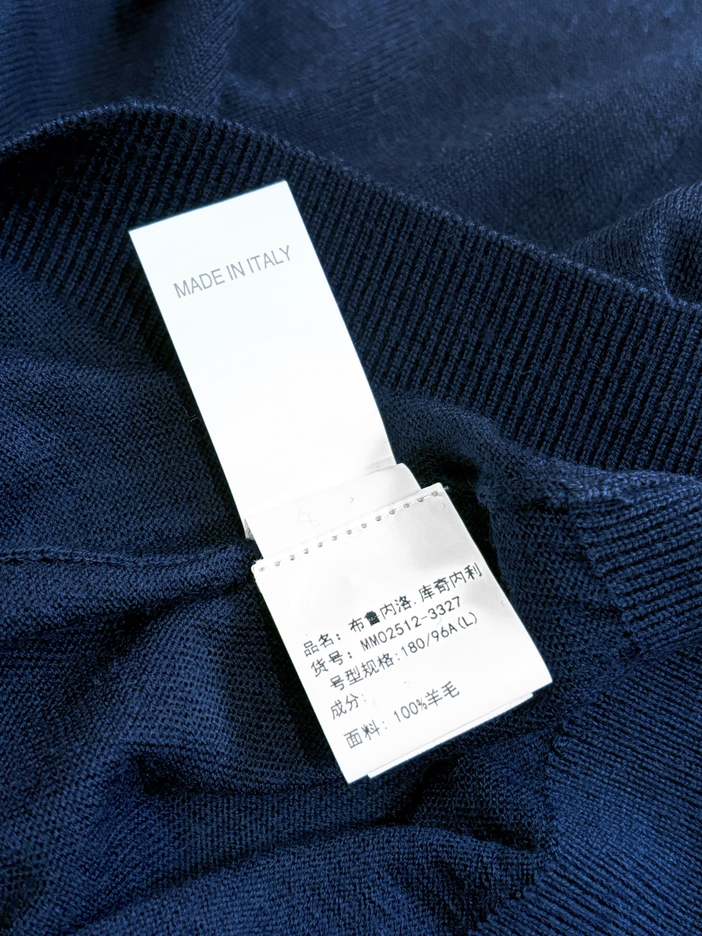 New#🟥BC 秋冬的温暖无优雅，经典的圆领男士羊毛衫。展现出休闲而优雅的风格。每一处细节都经过精心雕琢