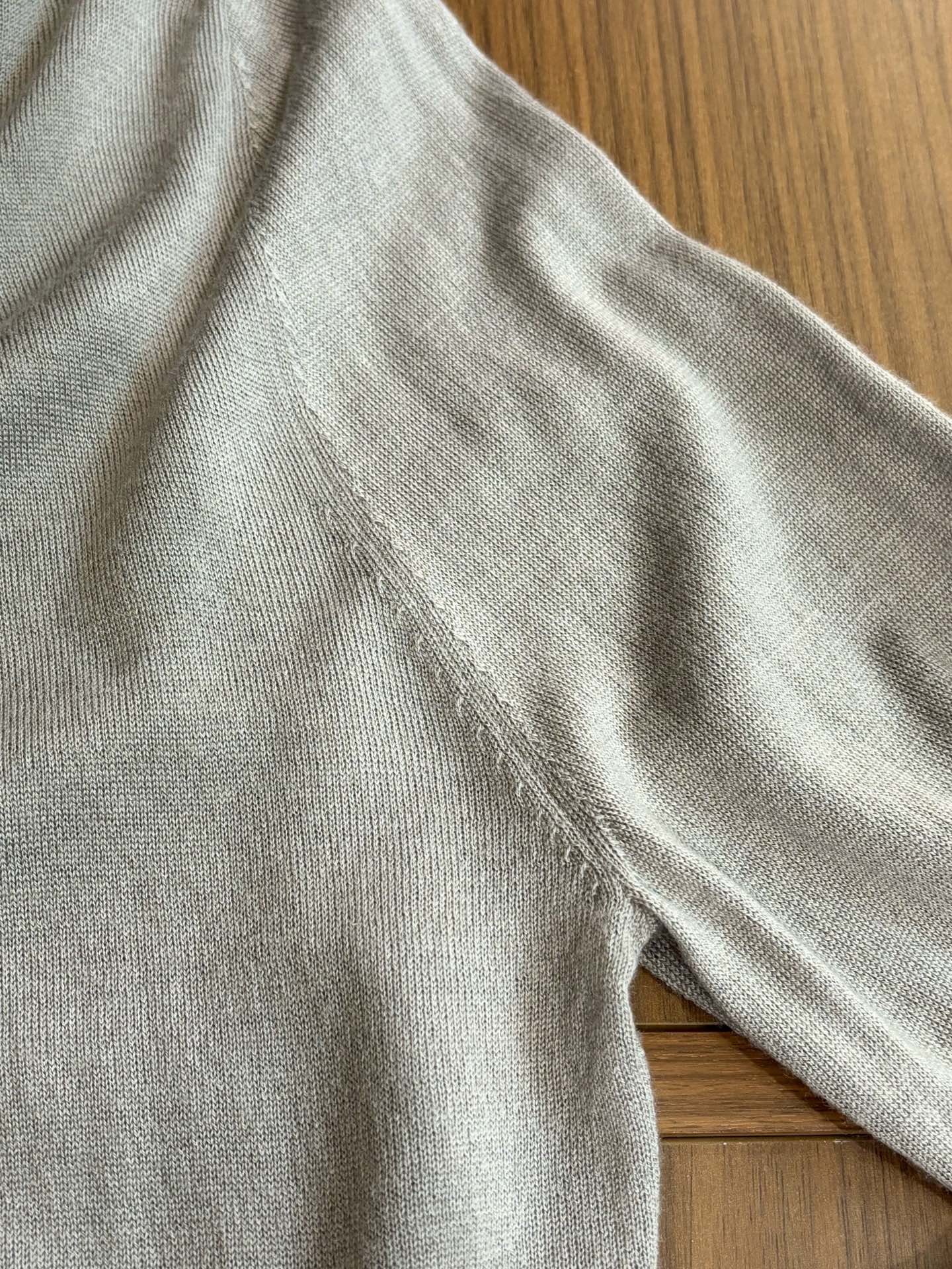 New#🟥BC 秋冬的温暖无优雅，经典的圆领男士羊毛衫。展现出休闲而优雅的风格。每一处细节都经过精心雕琢