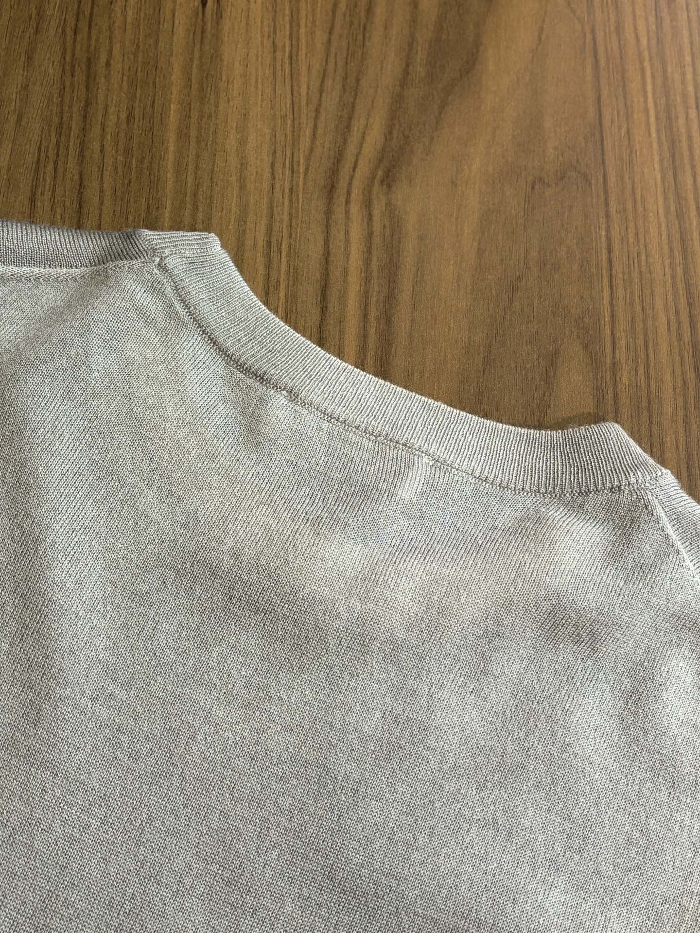 New#🟥BC 秋冬的温暖无优雅，经典的圆领男士羊毛衫。展现出休闲而优雅的风格。每一处细节都经过精心雕琢