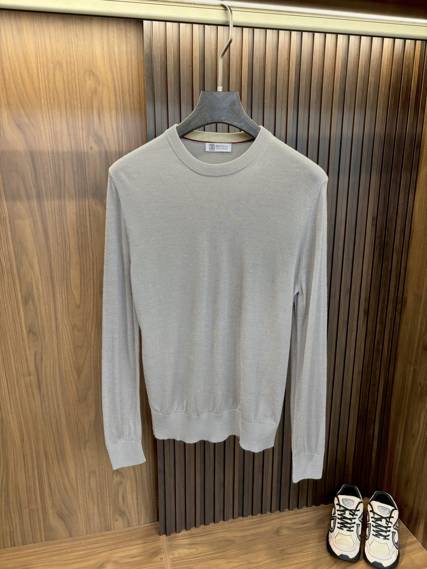 New#🟥BC 秋冬的温暖无优雅，经典的圆领男士羊毛衫。展现出休闲而优雅的风格。每一处细节都经过精心雕琢