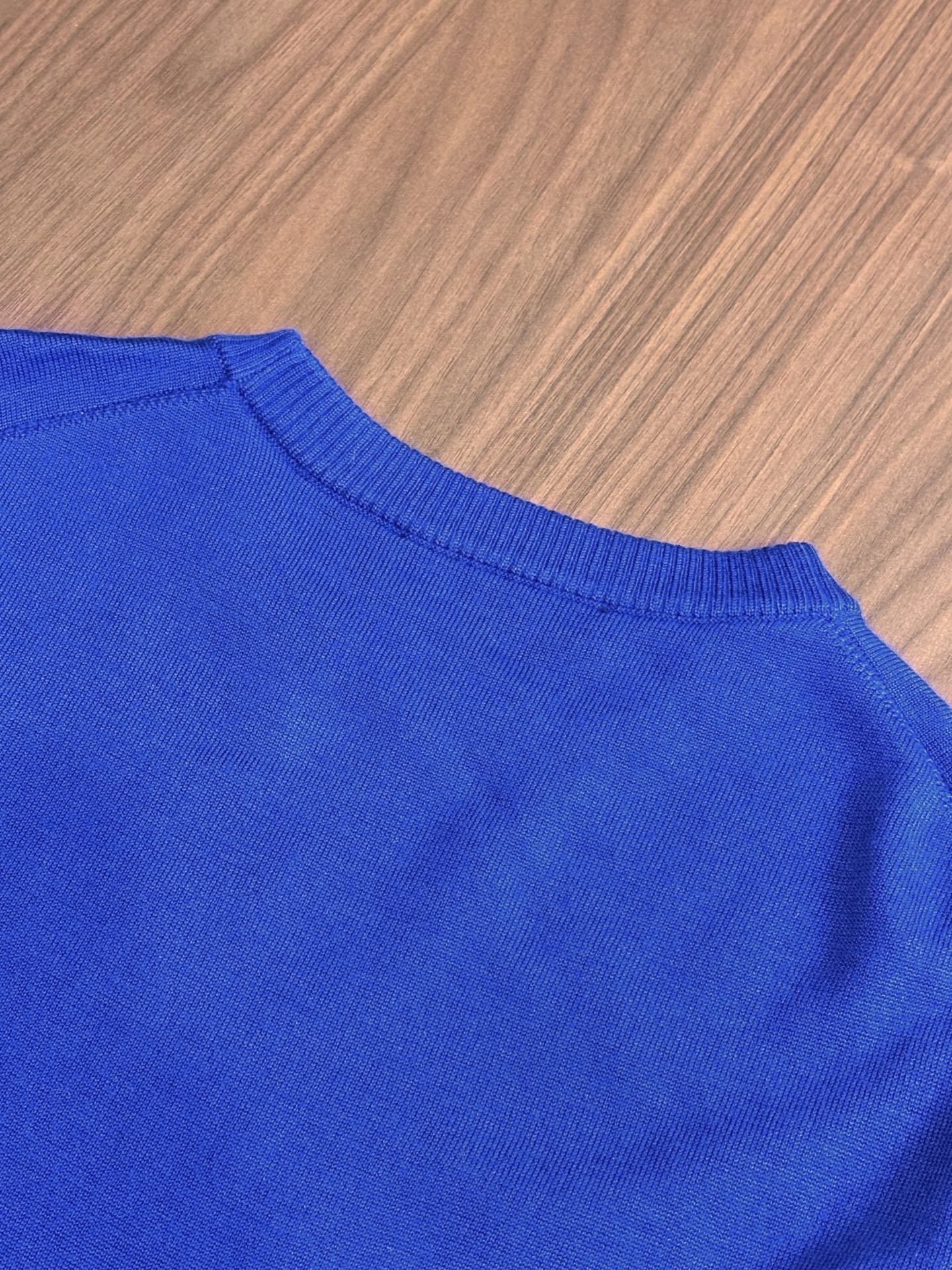 New#🟥LoroPian 诺悠-翩雅经典圆领羊毛衫，在男士高端针织服饰领域，这款羊毛衫更是品牌精湛工艺