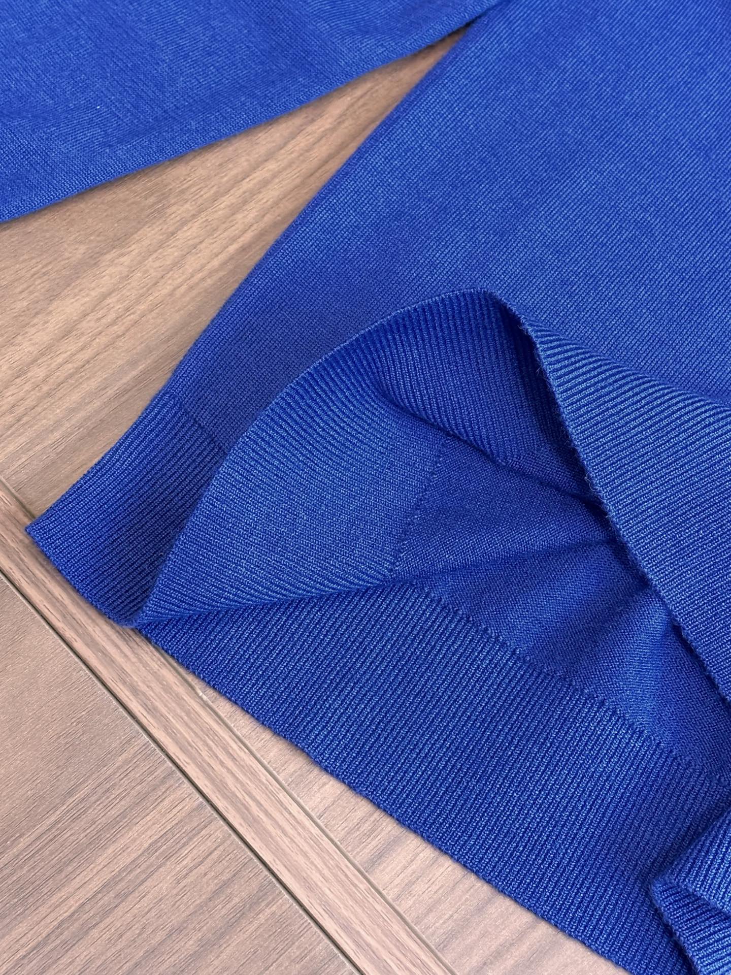 New#🟥LoroPian 诺悠-翩雅经典圆领羊毛衫，在男士高端针织服饰领域，这款羊毛衫更是品牌精湛工艺