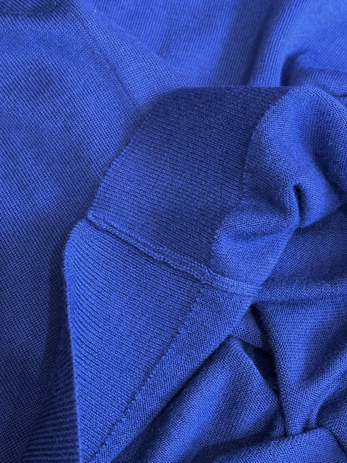 New#🟥LoroPian 诺悠-翩雅经典圆领羊毛衫，在男士高端针织服饰领域，这款羊毛衫更是品牌精湛工艺