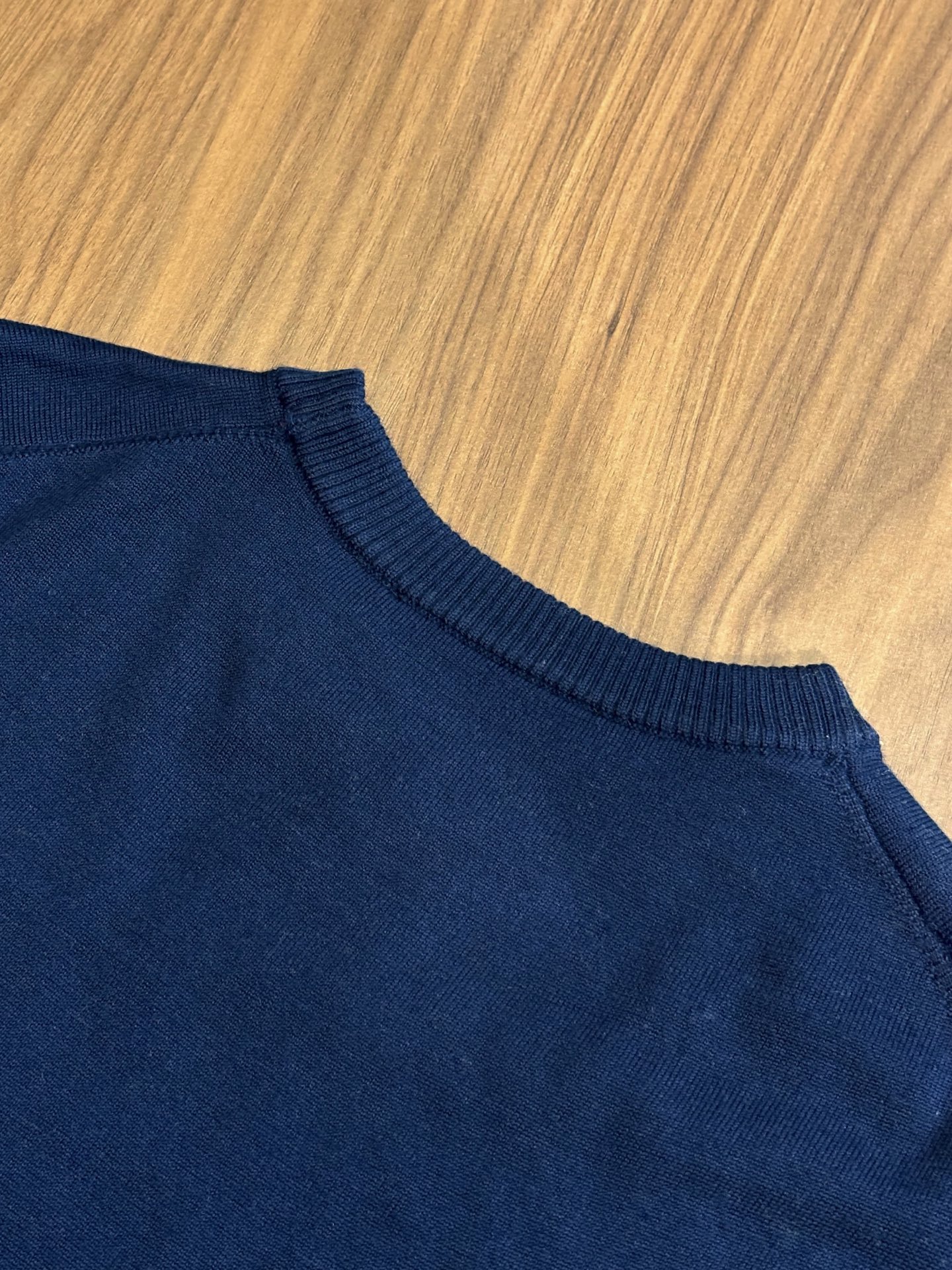 New#🟥LoroPian 诺悠-翩雅经典圆领羊毛衫，在男士高端针织服饰领域，这款羊毛衫更是品牌精湛工艺