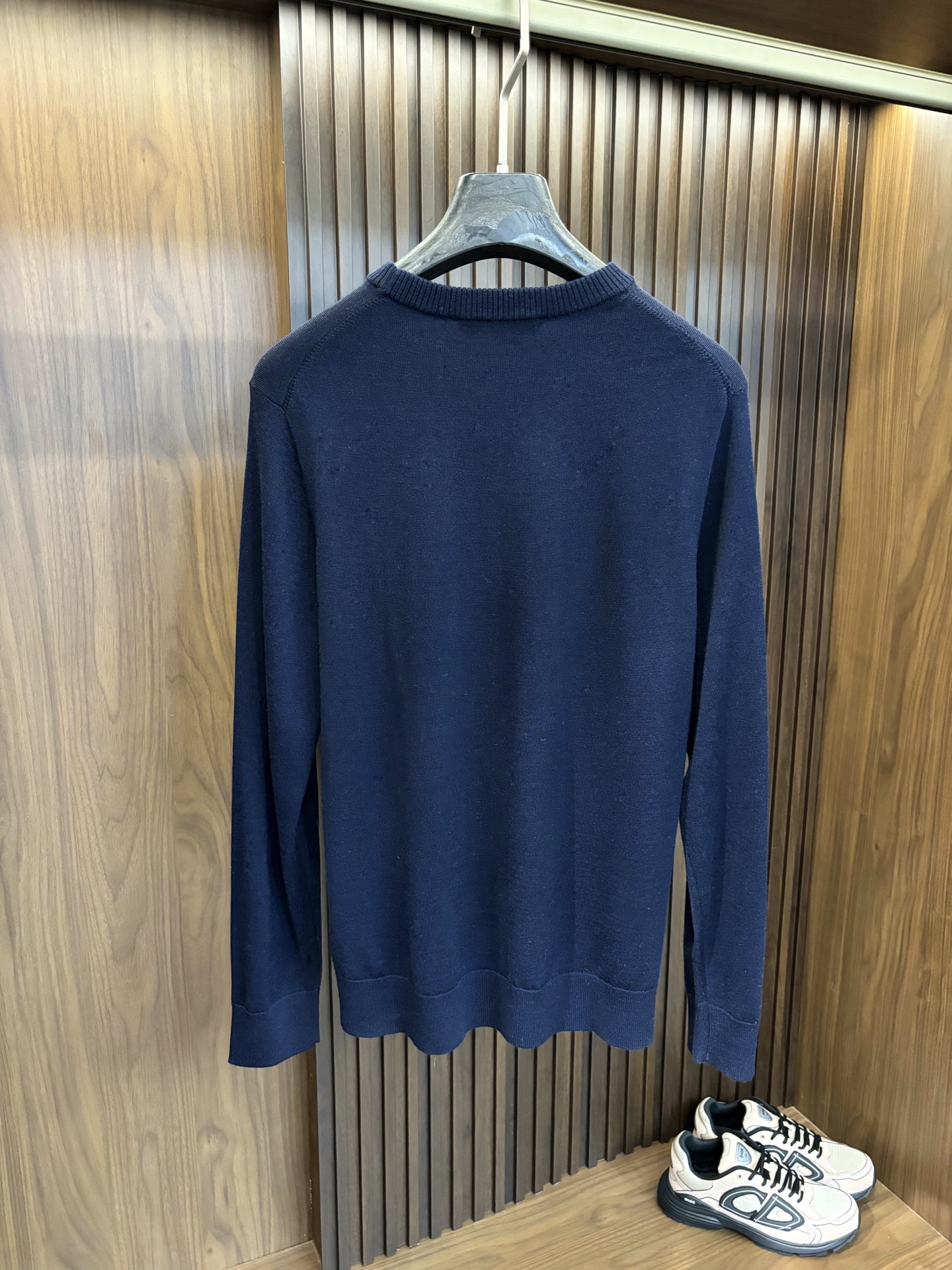 New#🟥LoroPian 诺悠-翩雅经典圆领羊毛衫，在男士高端针织服饰领域，这款羊毛衫更是品牌精湛工艺