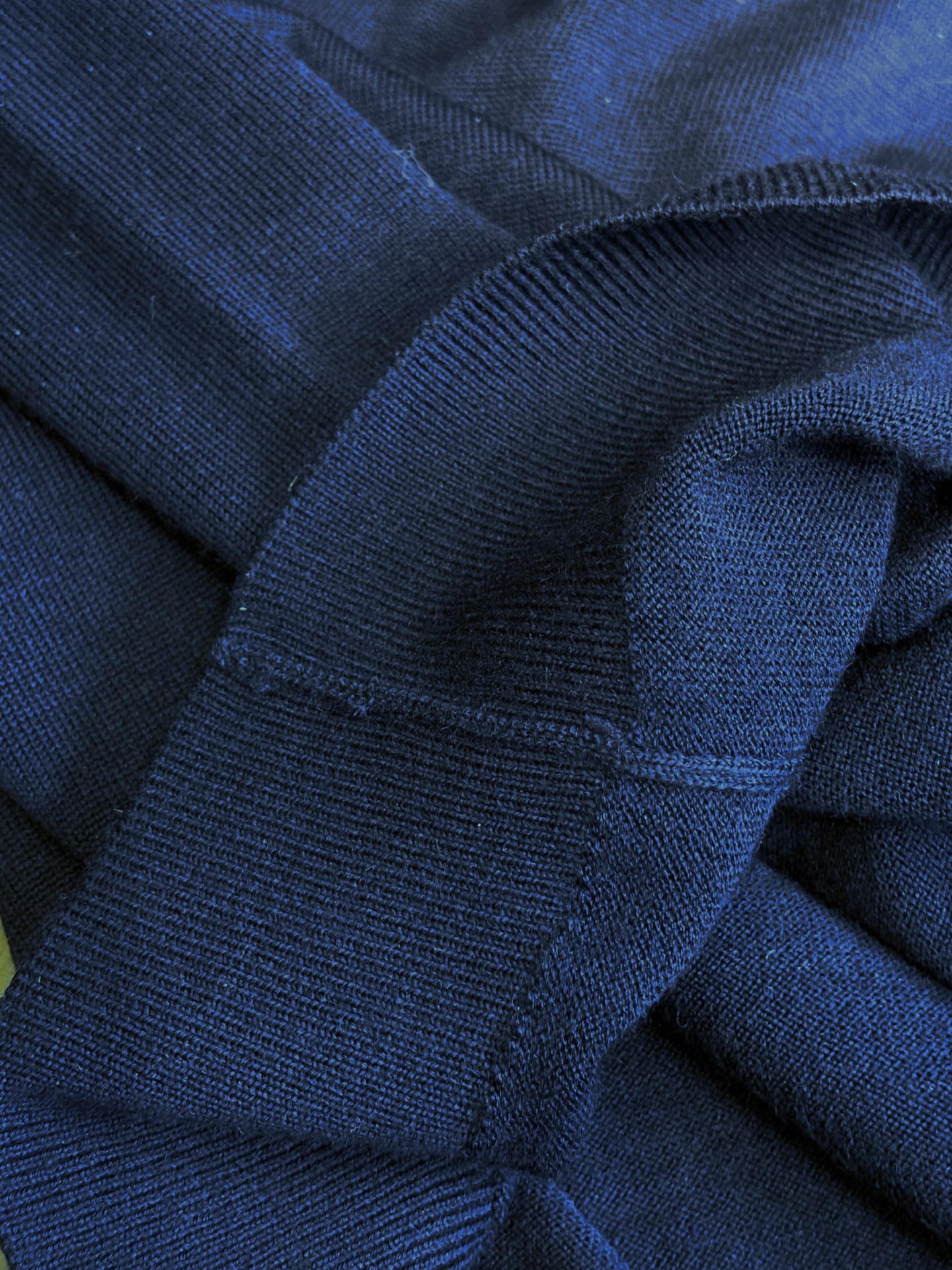 New#🟥LoroPian 诺悠-翩雅经典圆领羊毛衫，在男士高端针织服饰领域，这款羊毛衫更是品牌精湛工艺