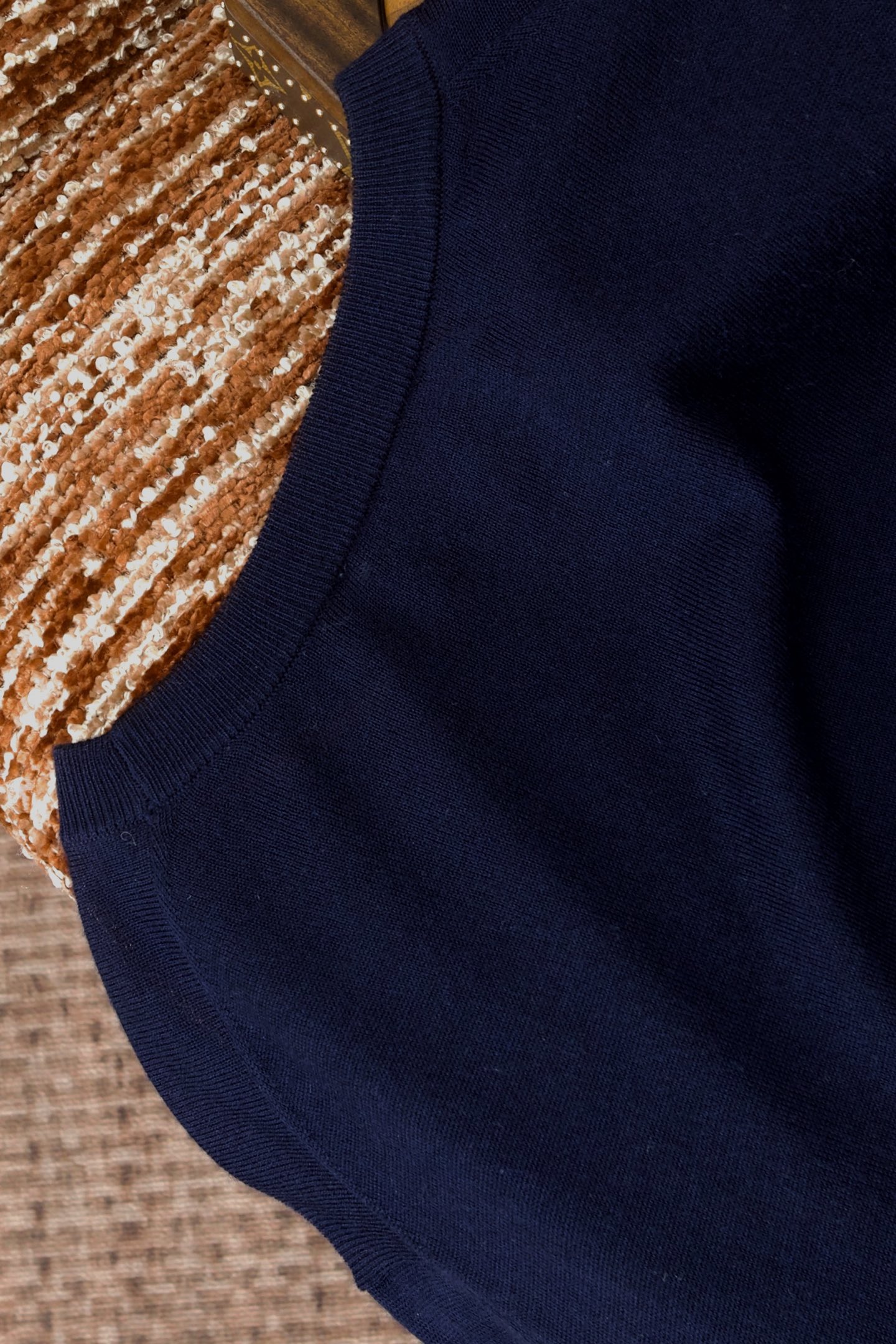 New#🟥BC 秋冬的温暖无优雅，经典的圆领男士羊毛衫。展现出休闲而优雅的风格。每一处细节都经过精心雕琢