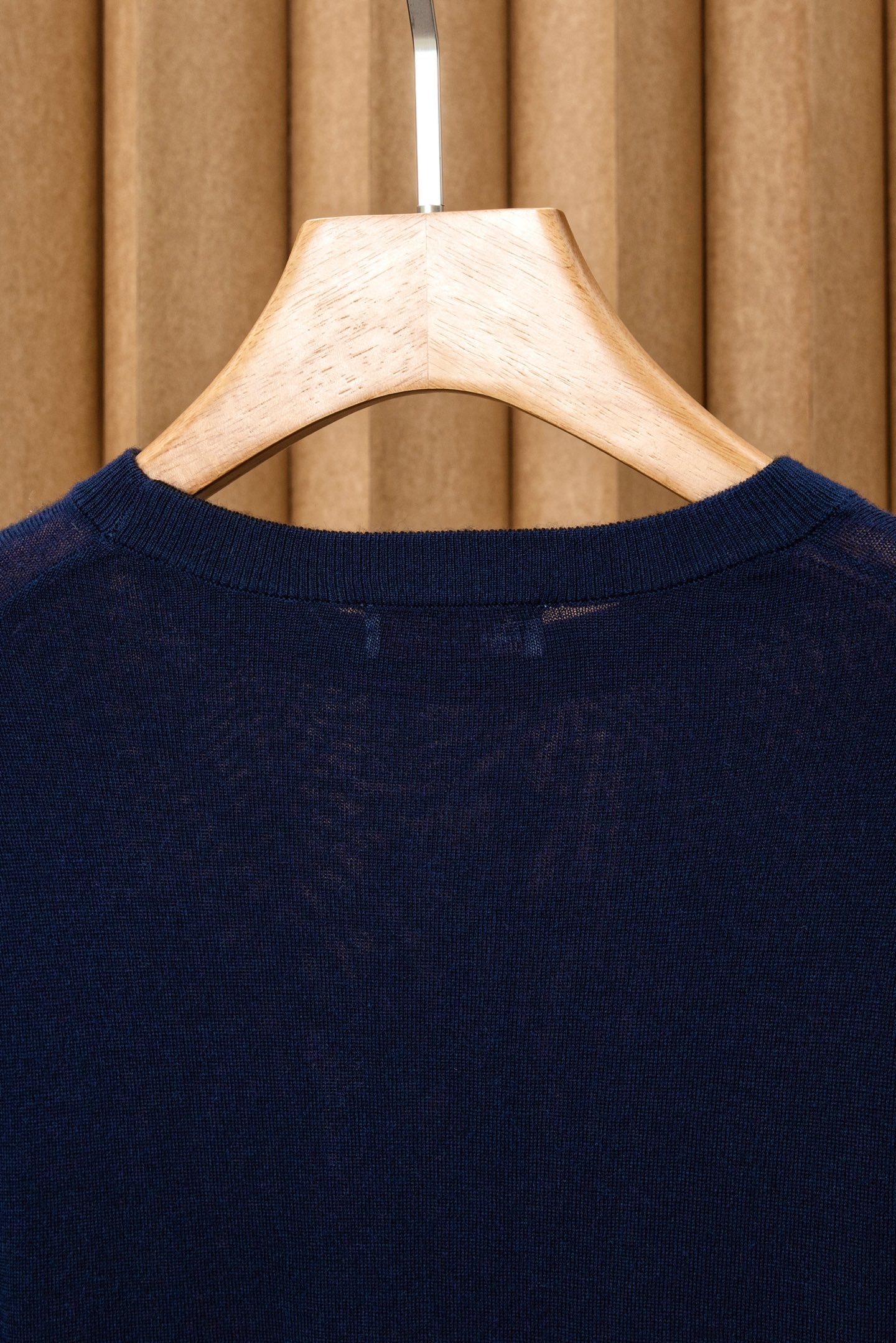 New#🟥BC 秋冬的温暖无优雅，经典的圆领男士羊毛衫。展现出休闲而优雅的风格。每一处细节都经过精心雕琢