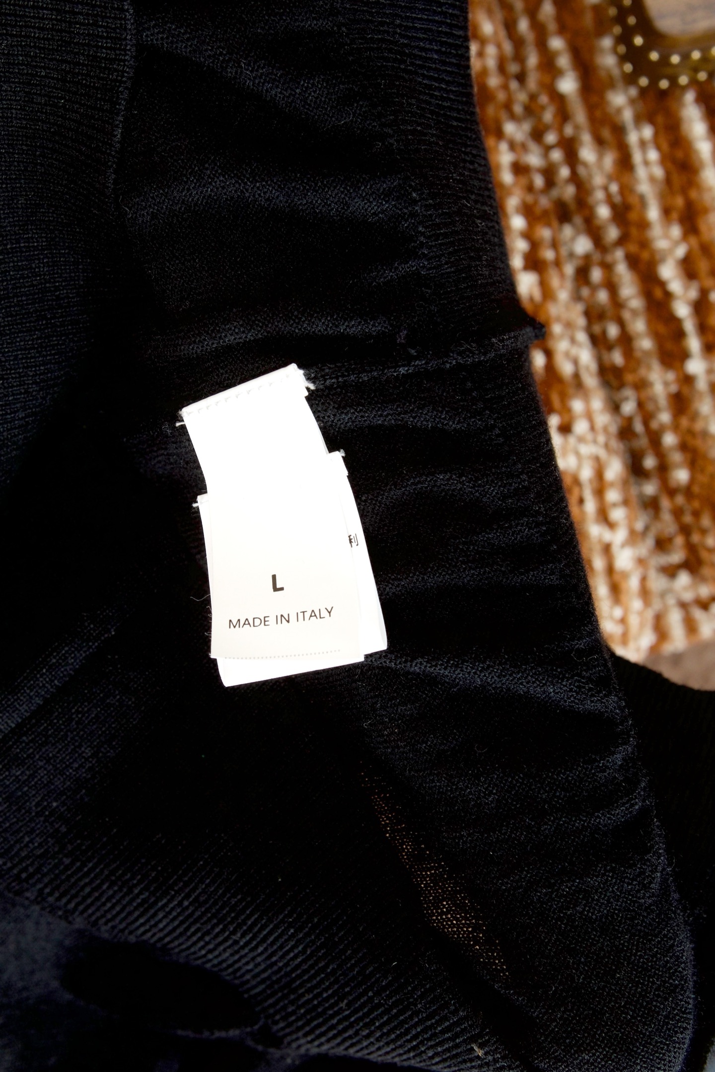 New#🟥BC 秋冬的温暖无优雅，经典的圆领男士羊毛衫。展现出休闲而优雅的风格。每一处细节都经过精心雕琢