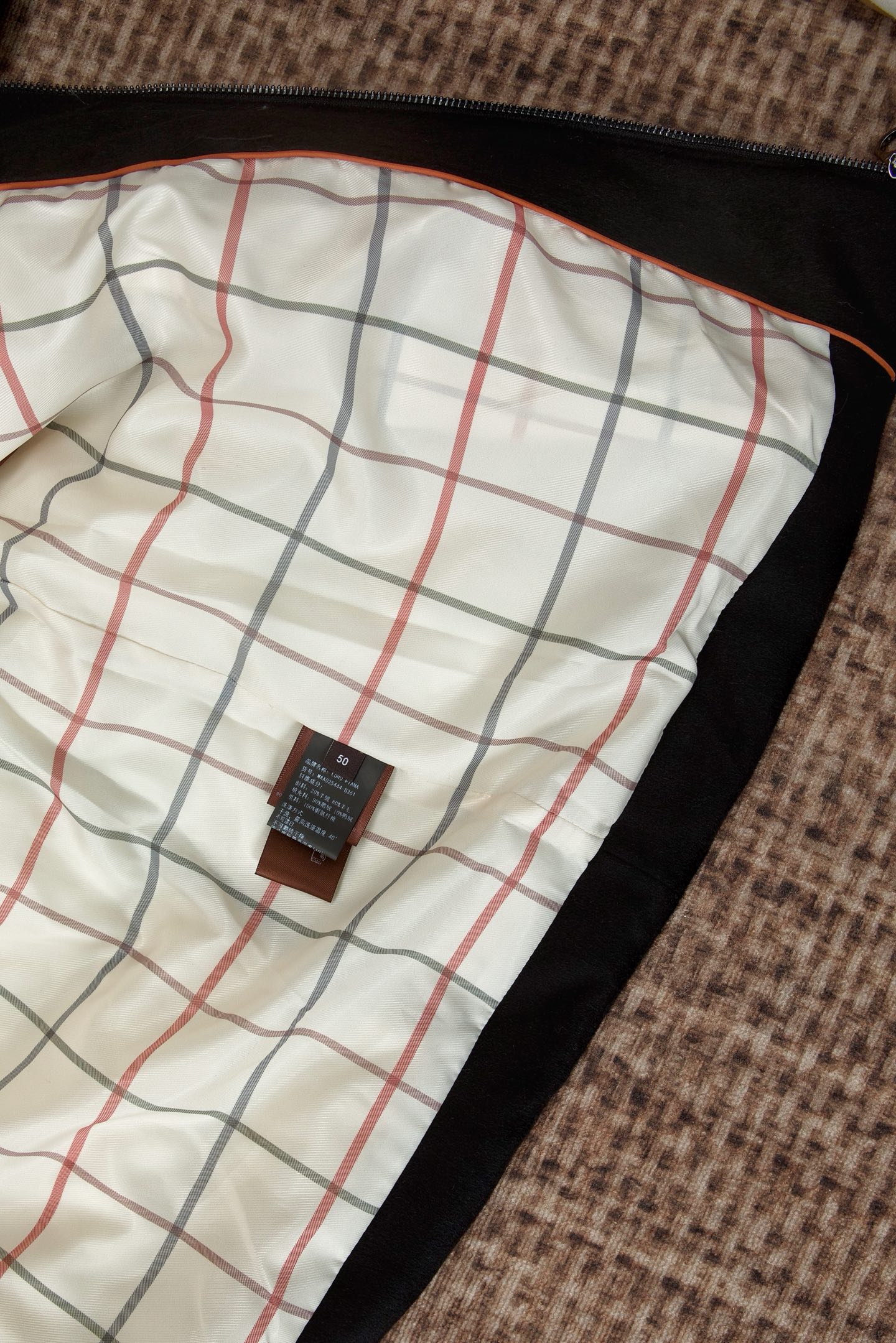 羽绒服 New#🟥 lP🆕 诺悠翩雅 甄选硬朗有型的男士羊毛羊绒混纺羽绒服，铸就奢华格调。款式设计，利落