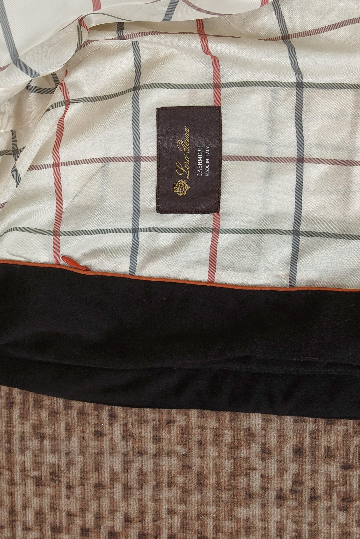 羽绒服 New#🟥 lP🆕 诺悠翩雅 甄选硬朗有型的男士羊毛羊绒混纺羽绒服，铸就奢华格调。款式设计，利落