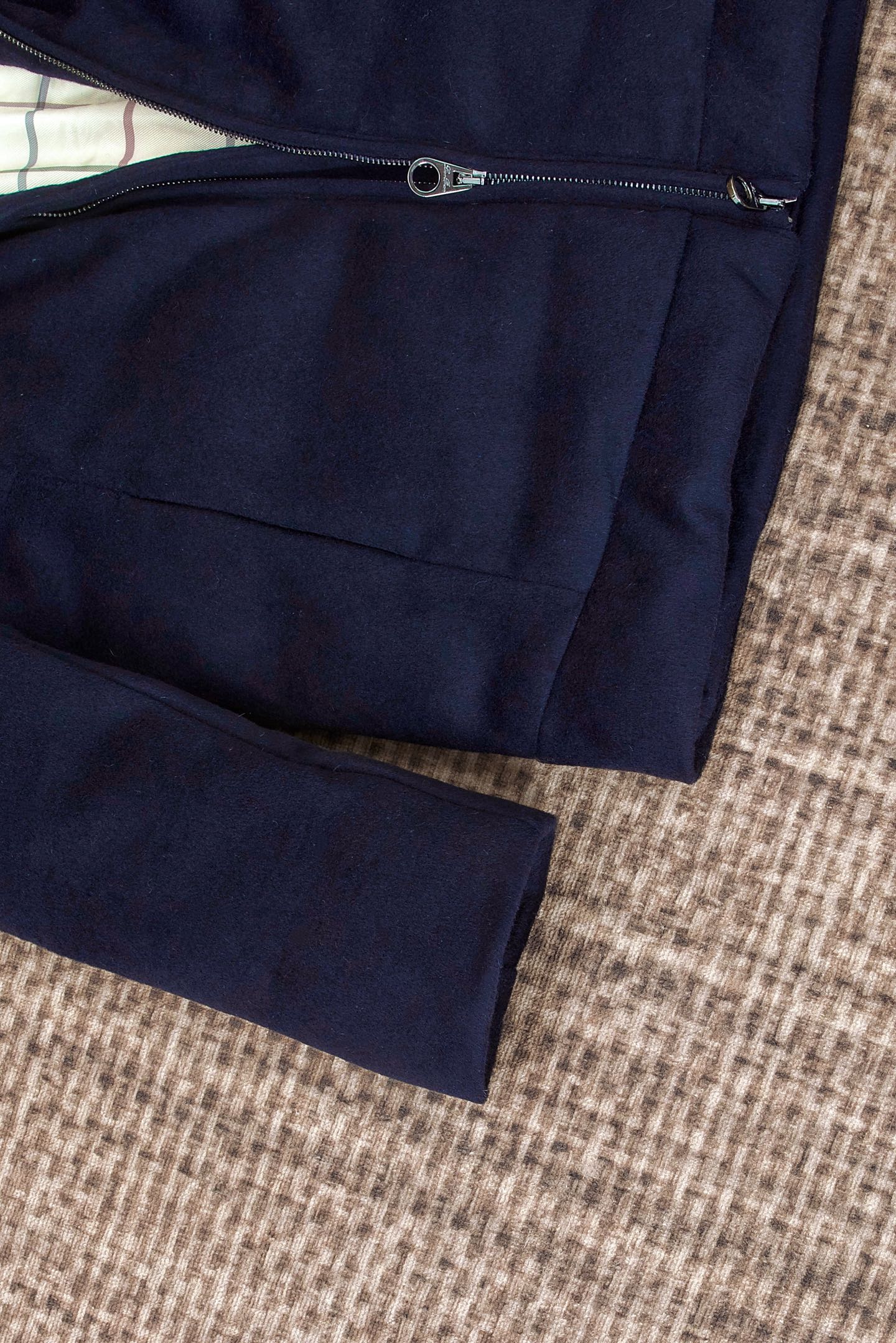 羽绒服 New#🟥 lP🆕 诺悠翩雅 甄选硬朗有型的男士羊毛羊绒混纺羽绒服，铸就奢华格调。款式设计，利落